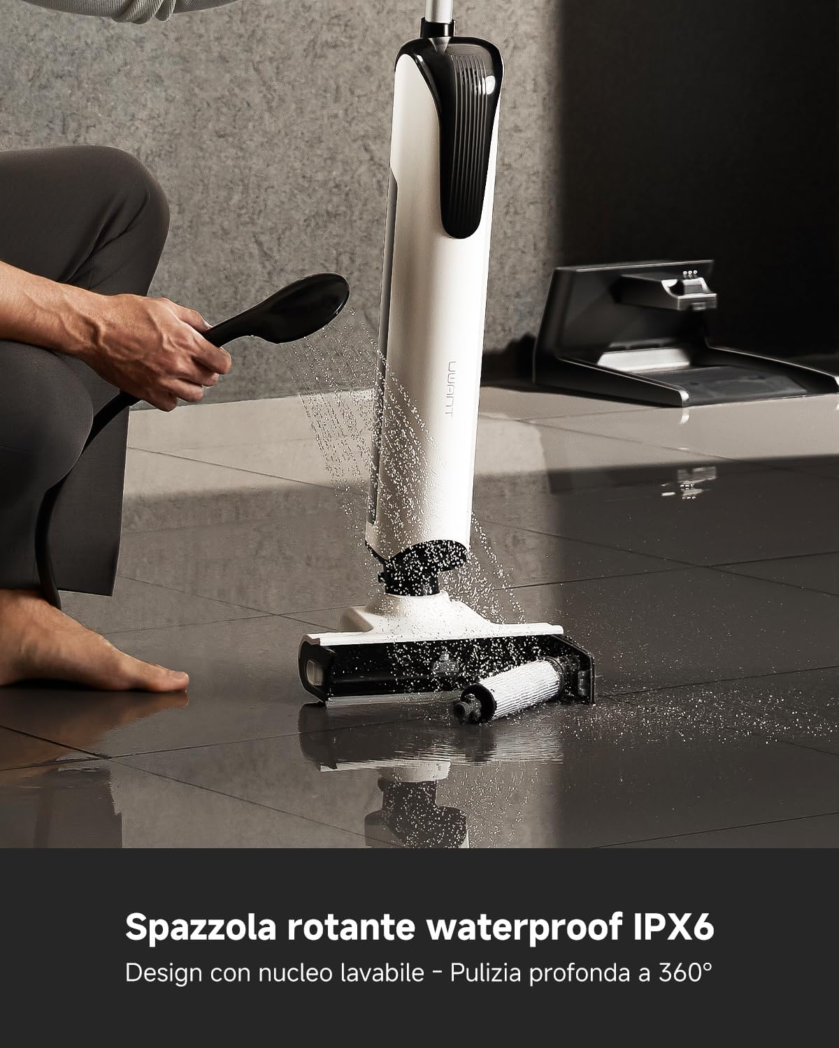 uwant D700 waterproof brush roll being rinsed