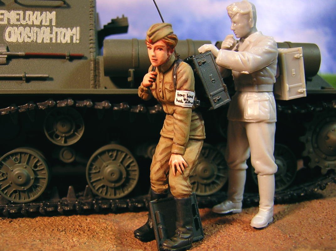 Amazon | オーロラモデル 1/35ミリタリー WWII ロシア女性捕虜通信士