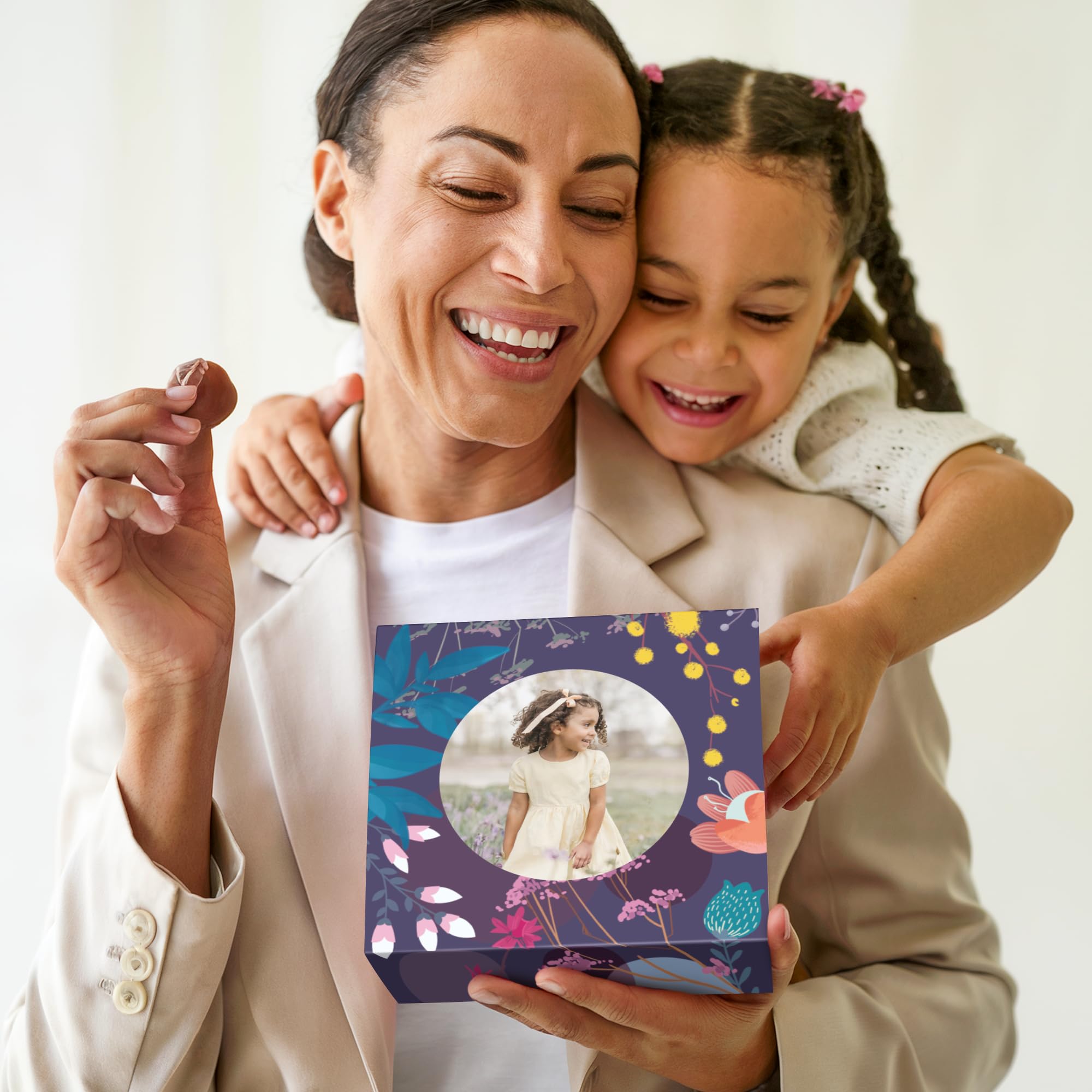 Personalisierte Luxe Bonbons Geschenkbox - Schokolade Bonbons mit Foto oder Text, 36 handgemachte Stücke, exotische und traditionelle Geschmäcker, gemacht aus hochwertiger Schokolade (36 Stück)