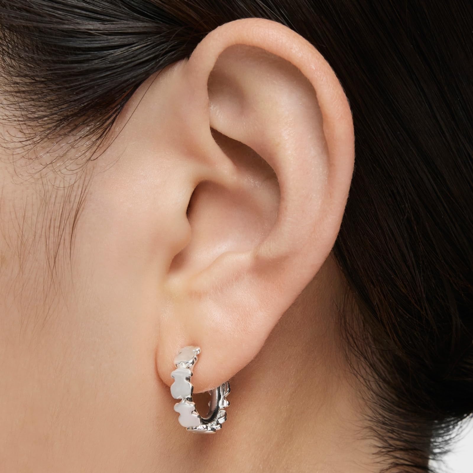TOUS Pendientes de Aro de Plata de Primera Ley para Mujer con Motivos de Mini Osos Carusel 5,5mm, Diametro 11mm Elegante y Diferente, Colección Straight