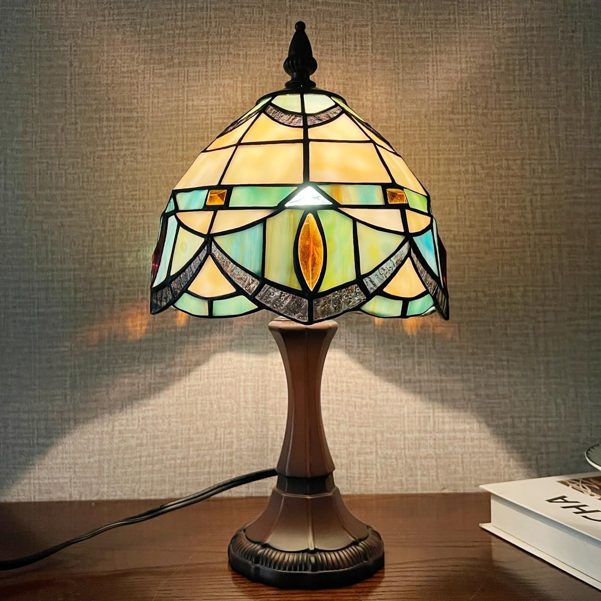 Tiffany Small Table Lamp Stained Glass Accent Table Light Antique Style Desk Lamp Vintage Bedside Lamp for Living Room Bedroom Nightstand