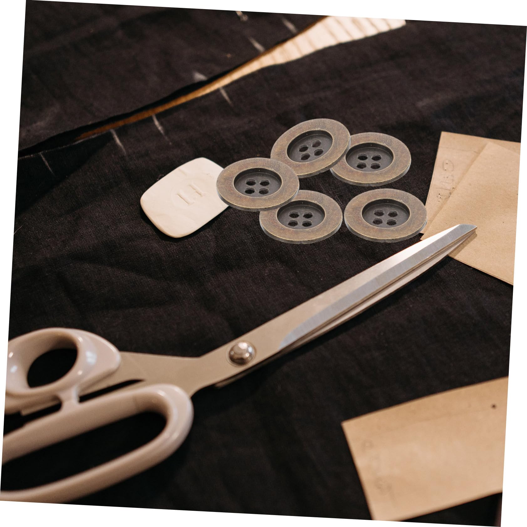 ARTIBETTER 5 Set Bottoni D'epoca Cucire Pulsanti Bottoni Assortiti Pulsante Foro Artigianali Bottone Del Cappotto Delicati Per Decoro Soprabiti Rame 20 Pezzi * 5