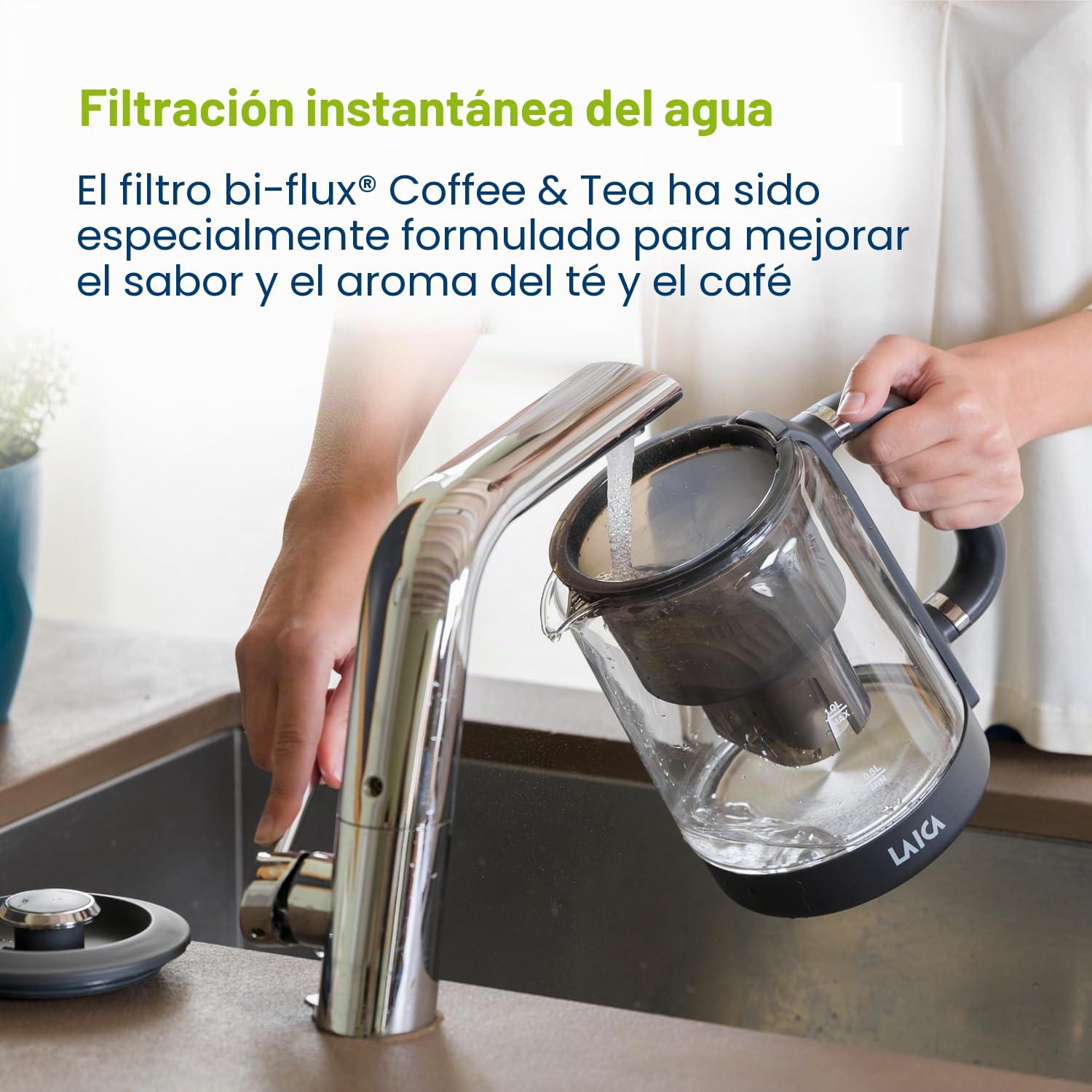 LAICA ISEO Hervidor de Agua con filtro de agua, capacidad 1.6L y 7 ajustes de temperatura, función caliente hasta 2 horas + 1 filtro Bi-flux® para té y café, 2.5kw -vidrio