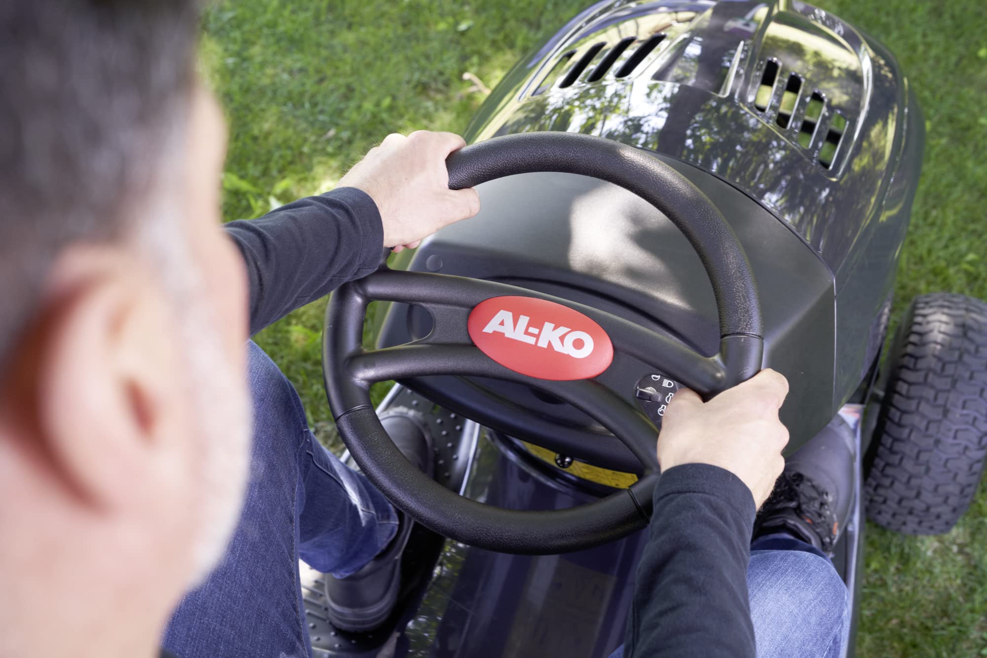AL-KO Benzin-Rasentraktor Easy 15-93.2 HDS-A, 8.5 kW Motorleistung, 93 cm Schnittbreite, Seitenauswurf, stufenloses Fußhydrostat-Getriebe, für Flächen bis 4500 m²