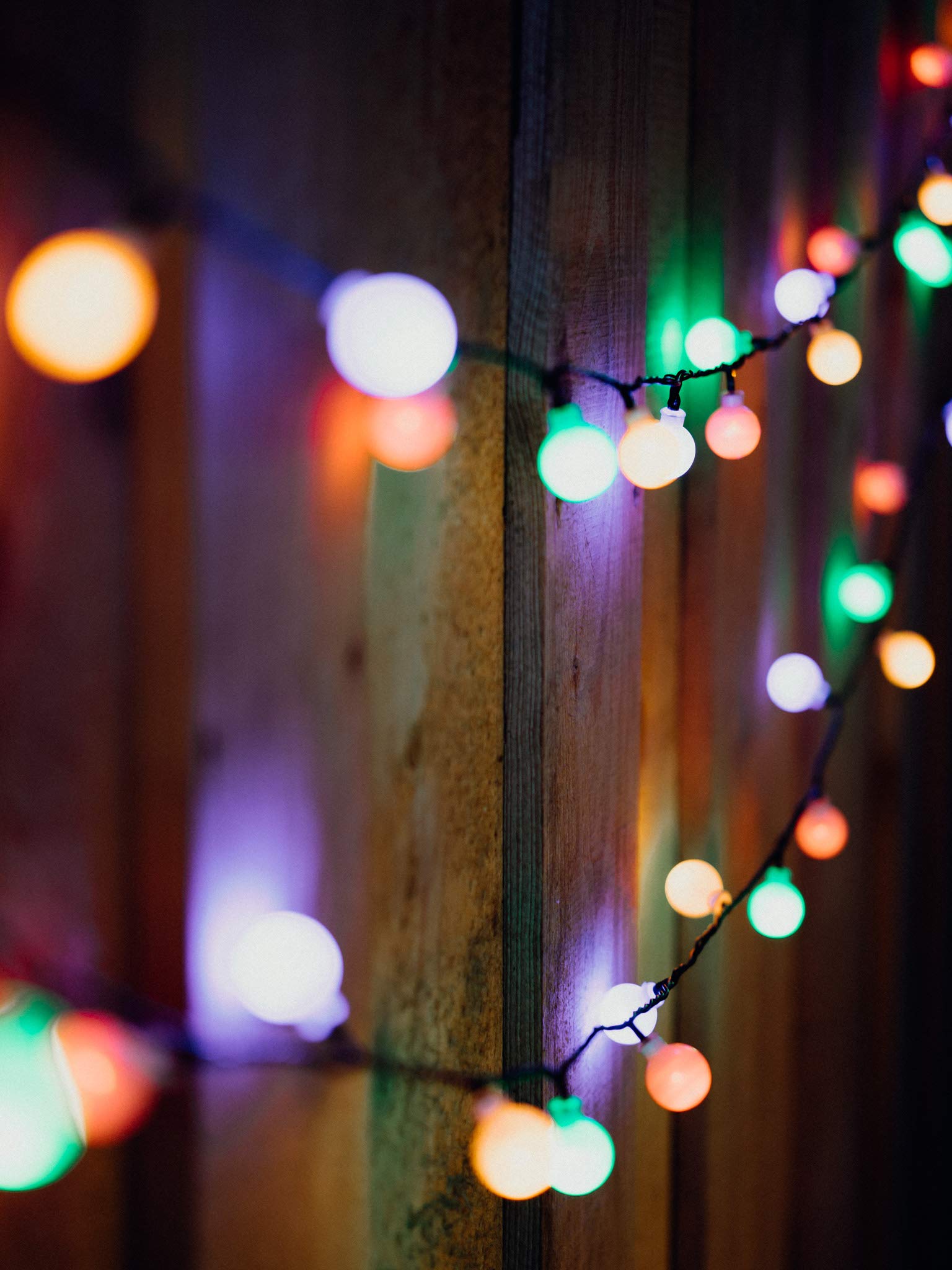 hellum Kugel Lichterkette außen mit Timer, LED Lichterkette mit 180 bunte Glühbirnen, Strombetrieben Partybeleuchtung beleuchtet 12,9m zu Weihnachten, Party-Deko, Garten, Sommer, 578300(530292?