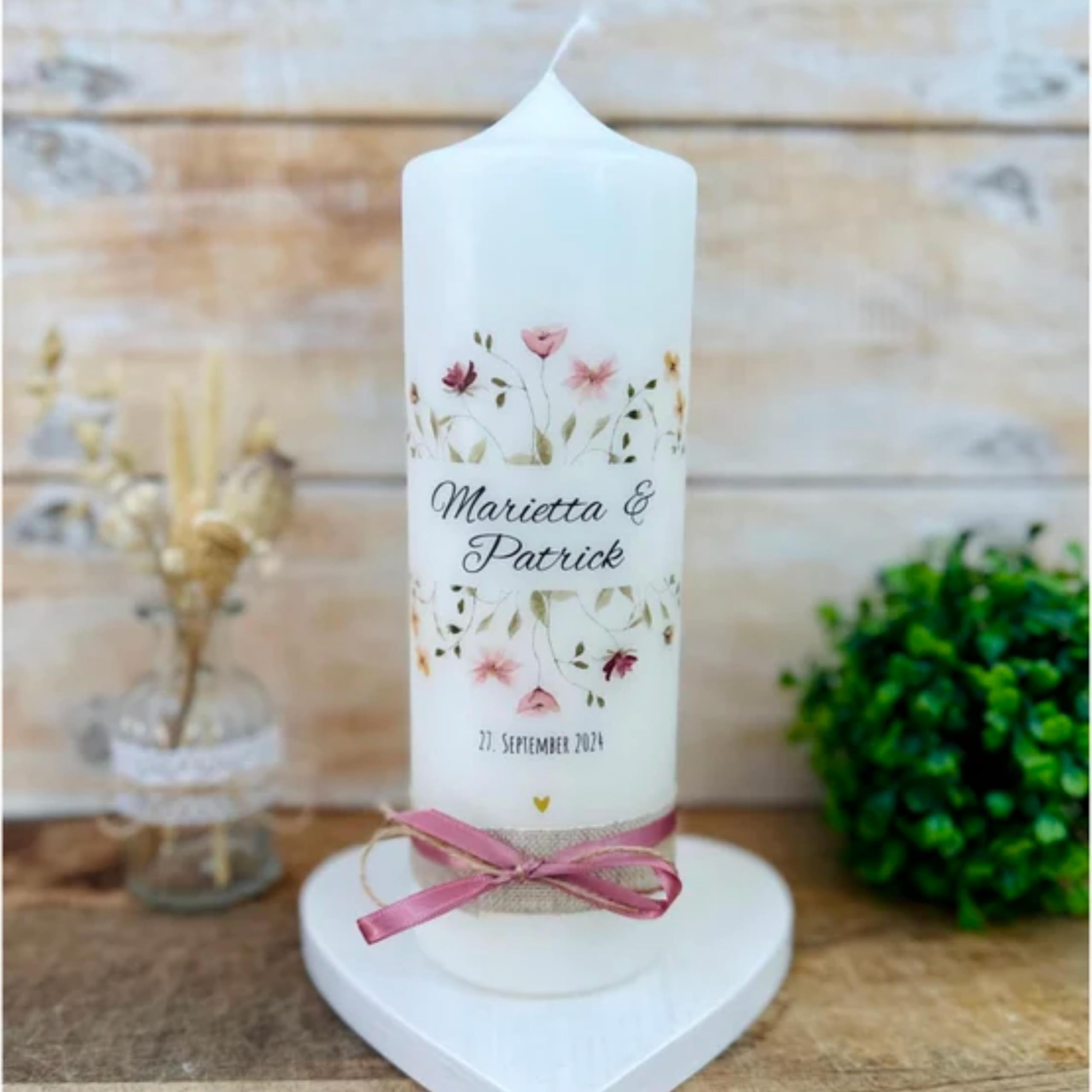 VILLA ROSA LOTTA – Personalisiertes Hochzeitsgeschenk für Brautpaar | Hochzeitskerze mit Namen & Datum | 25 cm x 7 cm | Jahrestag Geschenk Traukerze | Goldene Hochzeit | Hochzeitsdeko