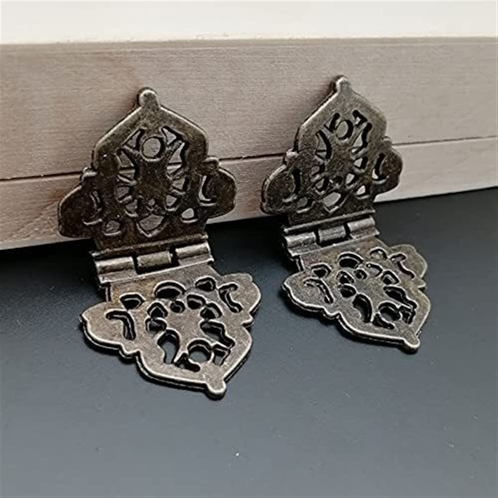 Zawiasy do drzwi w stylu retro, zawiasy składane samoblokujące, zawiasy czołowe, okucia do zawiasów do drzwi, zawiasy do drzwi 5 szt. Vintage aluminiowe zawiasy z pustymi kwiatami Chińskie okucia mebl