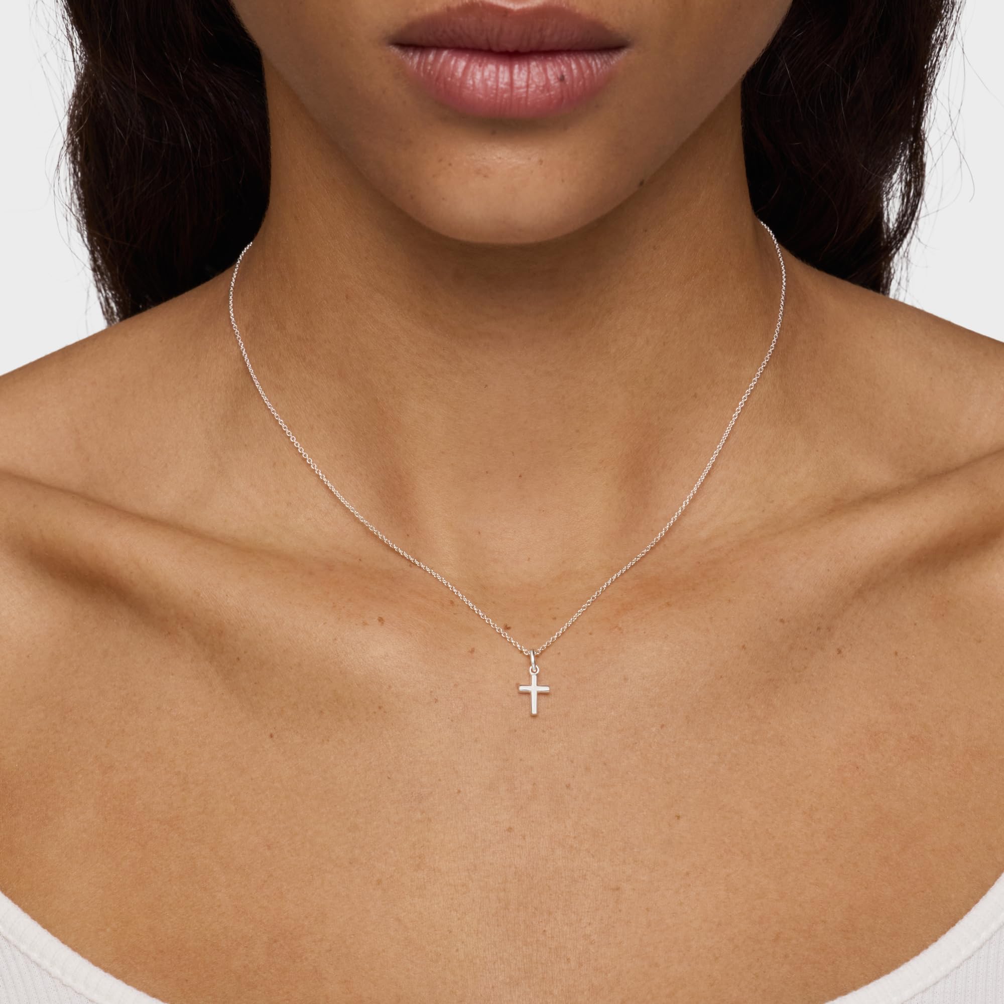 TOUS Collar Corto para Mujer de Plata de Primera Ley y Motivo Cruz, 45 Cm de Largo, Colección Motivos