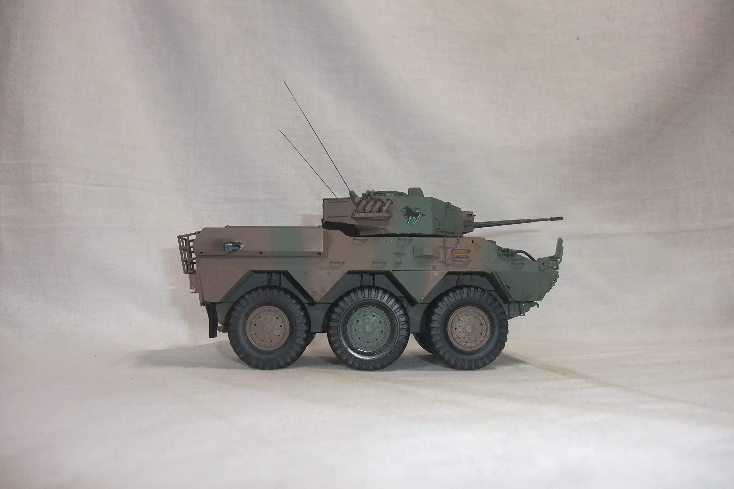 戦車完成品　陸上自衛隊　87式偵察警戒車　35分の1 Amazon | 完成品 陸上自衛隊87式偵察警戒車 35分の1サイズ