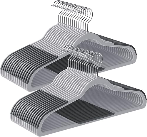 SONGMICS Perchas de ropa, paquete de 50 perchas de plástico, ahorro de espacio, gris claro y gris oscuro UCRF50G