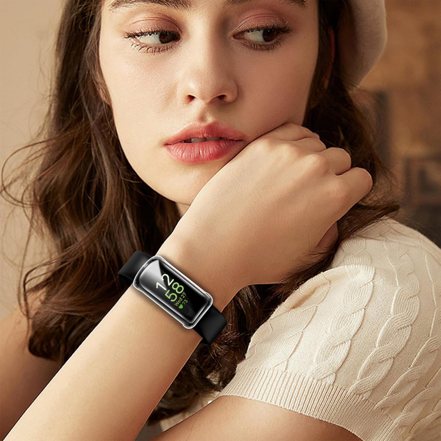 ivoler 3 sztuki etui z ochroną ekranu do Fitbit Inspire 3, pełne etui ochronne z miękkiego TPU cienkie, odporne na zarysowania (2 przezroczyste 1 czarne)