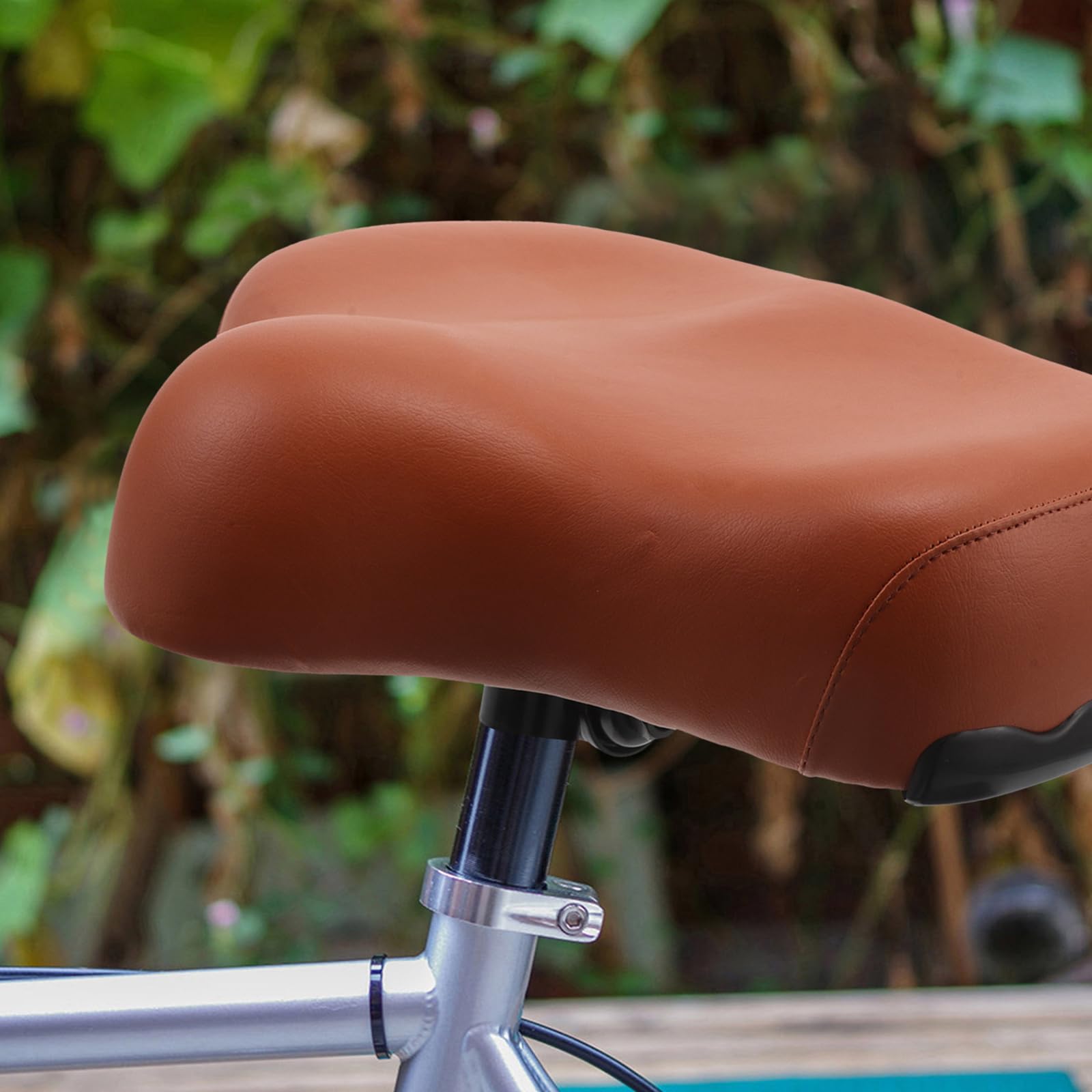 BESTonZON Sella di Ricambio per Cyclette, Cuscino Ergonomico Marrone | Pu, Spugna e Plastica, Struttura Robusta, per Indoor Cycling e Home Gym