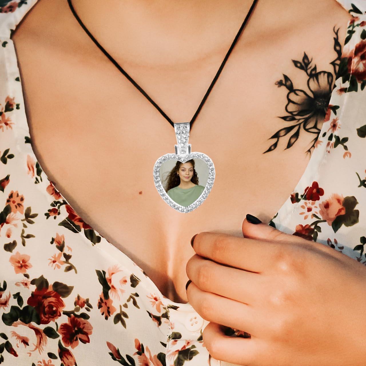 SEWACC Rhinestone Bezel Pendant Trays Set 12 Sets Heart Shaped Pendant Trays Bezels with Glass Cabochons for Photo Sublimation Craft Jewelry Making - Image 2