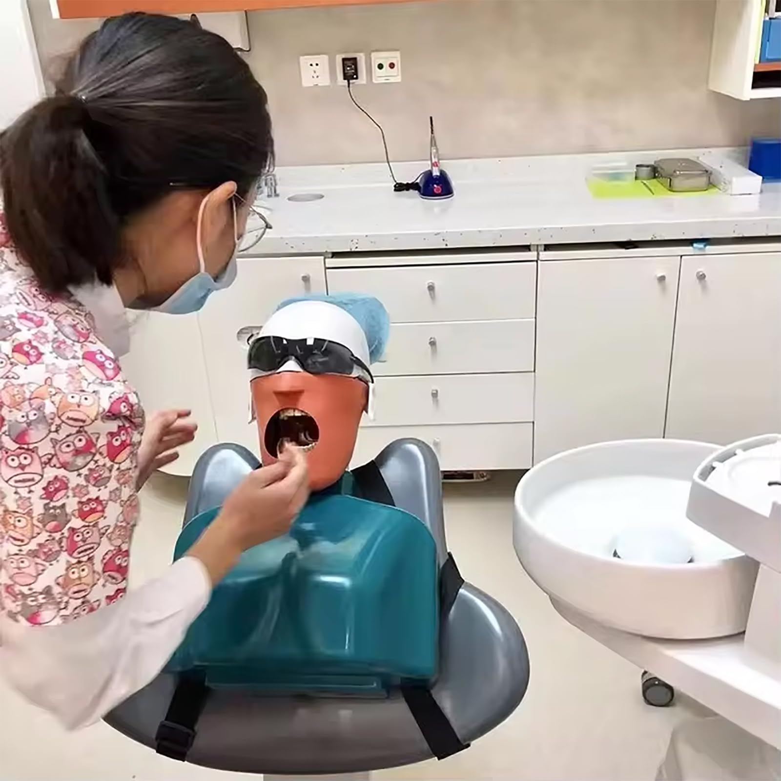 Dentales Lehrkopfmodell, Dentalphantomkopfmodell Mit Rückenlehnendesign, 360° Verstellbarer Kopfwinkel, Zähne Können Bewegt Und Entleert Werden, Sicher Und Geruchlos, Für Zahnärzte