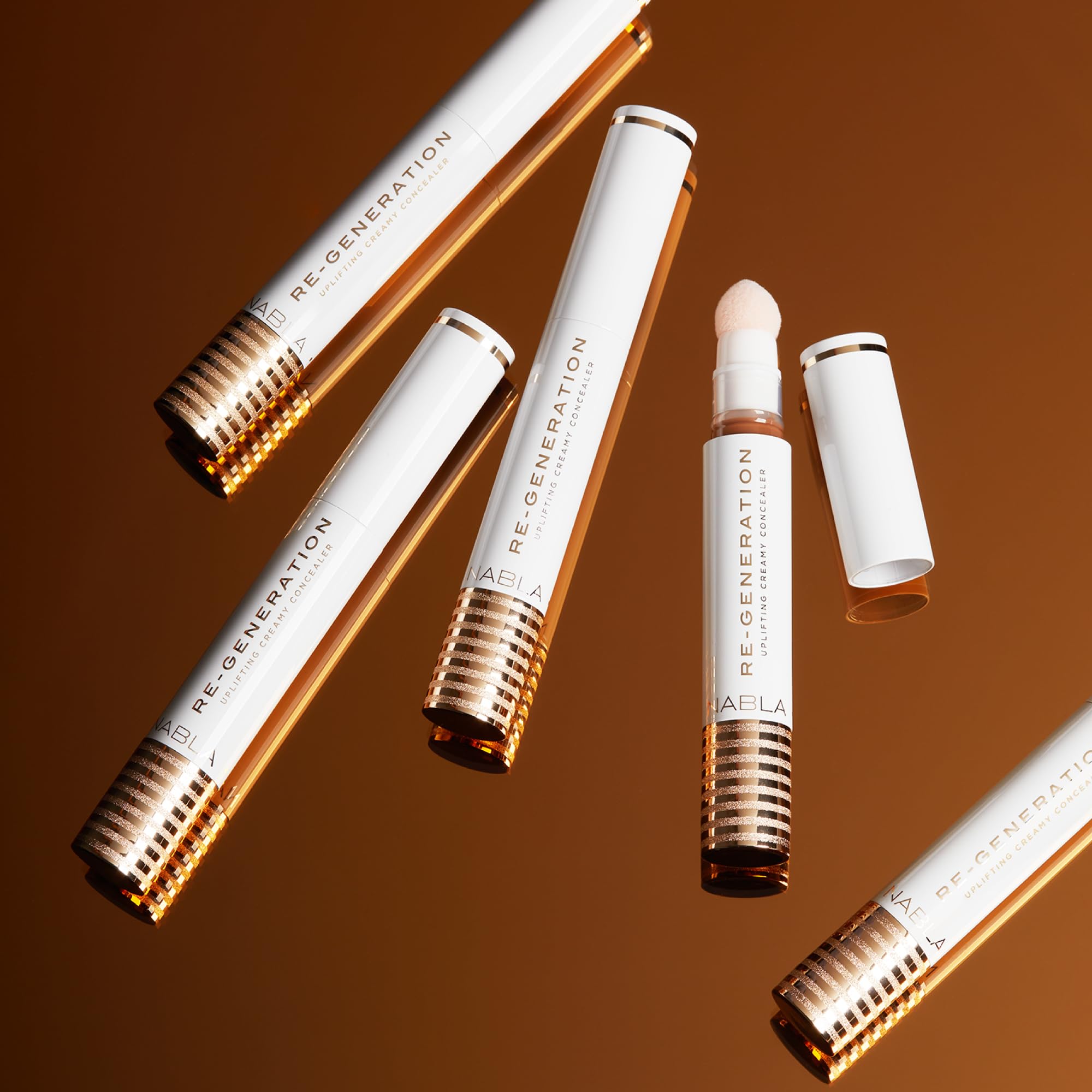 NABLA Correttore Re-Generation Medium Peach | Formula Skincare Anti-Età Liftante con Alta Coprenza a Lunga Durata, Ideale per Occhiaie e Borse | Makeup Professionale Vegano Cruelty-Free.