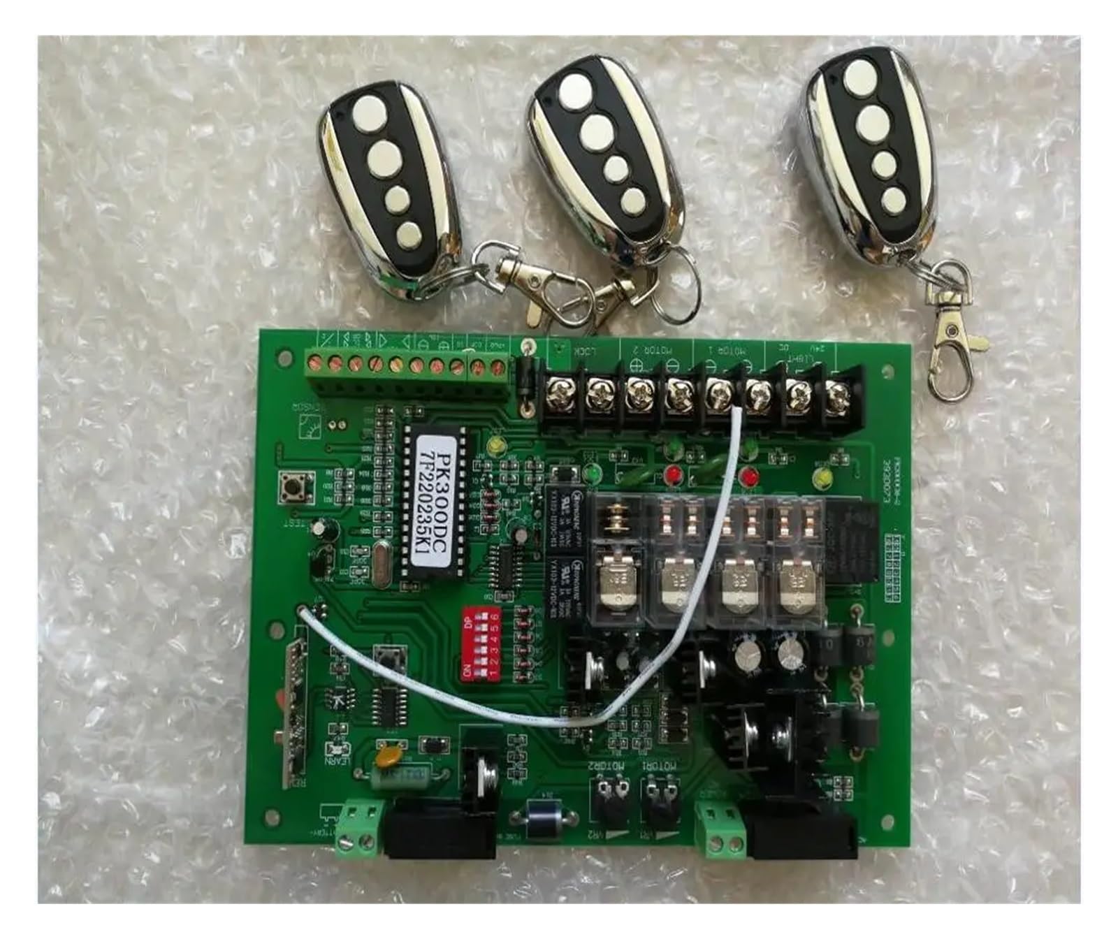 Gate Opener Control Unit Motherboard PCB Motor Controller Circuit Board Card for Solar 24VDC Swing Gate Motor Opener(3 Remote Control kit)