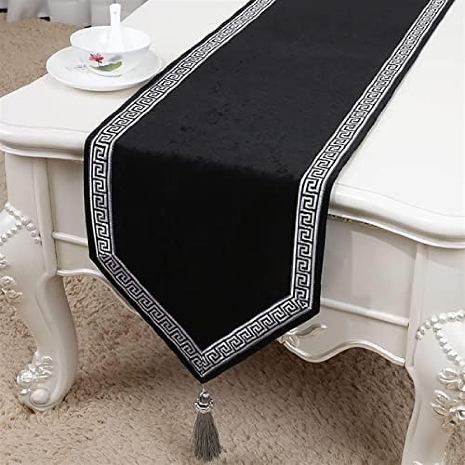 WDCDYQDH Faux Velvet Table Runner Classy Embroidery European Style Tassel Dining Manual Rectangular Linens Tablecloth (khaki 33 * 180cm) (zwart 230cm) (blauw Gray 180cm (zwart 33 * 180cm)