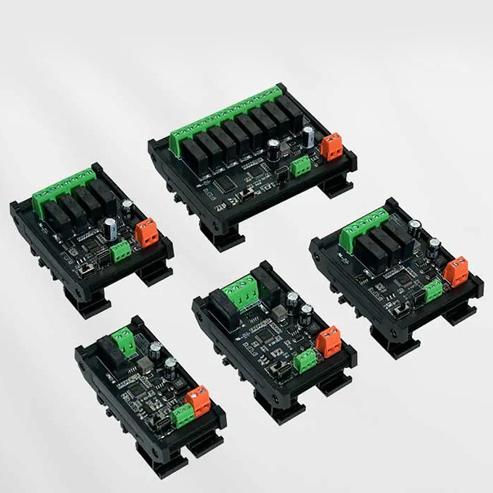 Modulo Relè USB con protocolli RTU Montaggio su guide DIN per automazione industriale e controllo PLC Trasmissione connessione USB