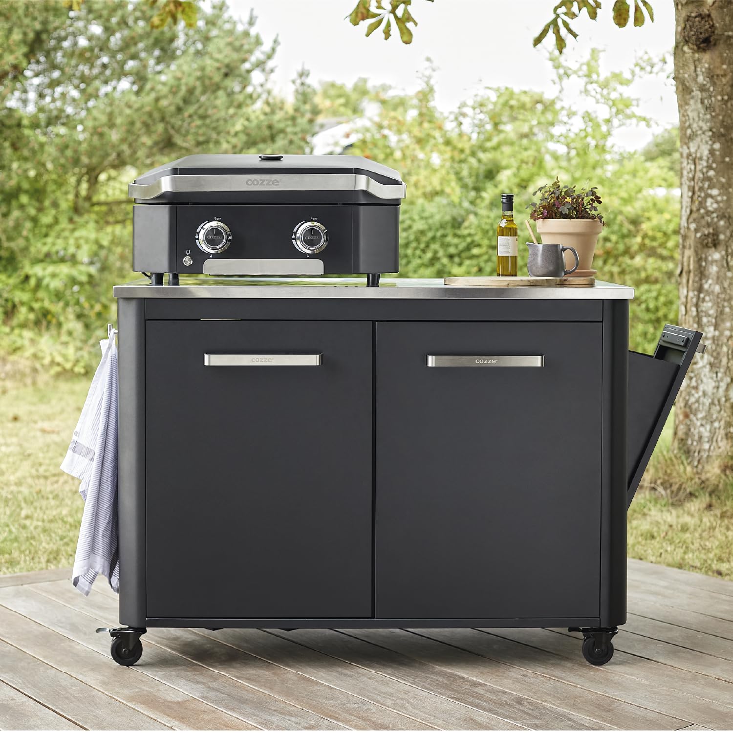 cozze® Plancha Gasgrill 600 mit Deckel | 2 Brenner | Wendeplatte aus Gusseisen | LED-Drehregler mit Leuchtanzeige | Inkl. Schlauch & Regler | 50 mbar | 65 x 57 cm