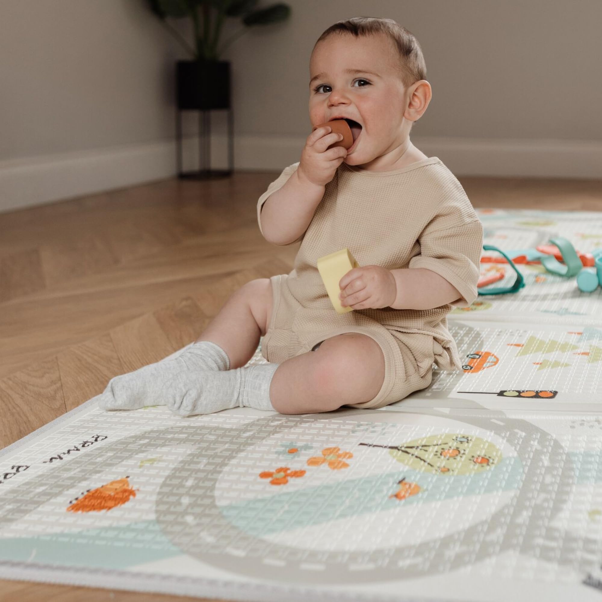 Nuby, Alfombra de Juegos Reversible, Ligera y Plegable, Fácil de Doblar, Guardar y Transportar, 200 x 150 x 1 cm, Juguete para Bebés de 1 Año en Adelante, calle