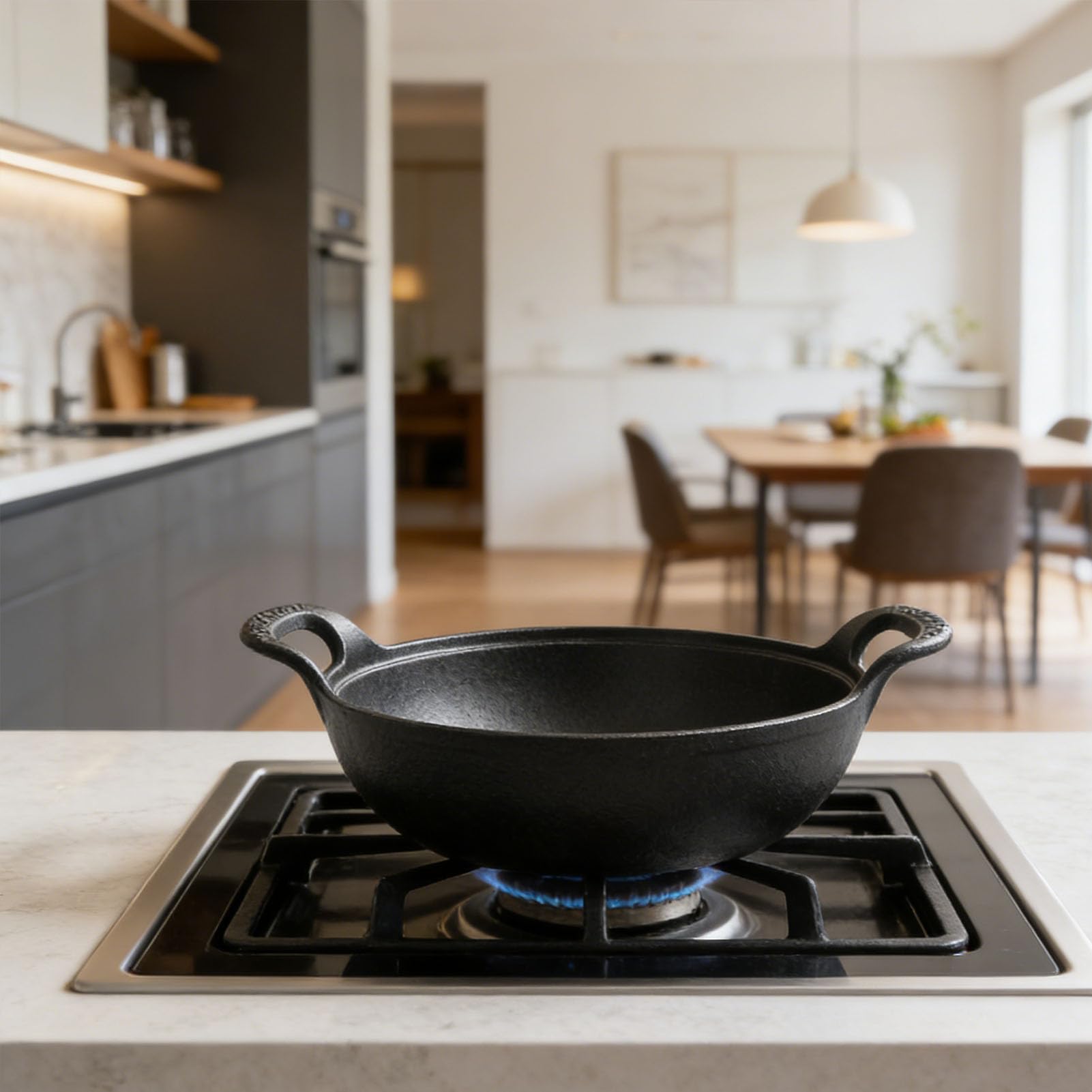 Wok in Ghisa con Doppi Manici, Coperchio in Legno, Pentola per Stufato Cinese Pre-stagionata, Pentole Calde in Ghisa per Piano Cottura a Induzione, 10,6x10,6x3,3 Pollici (BLACK)