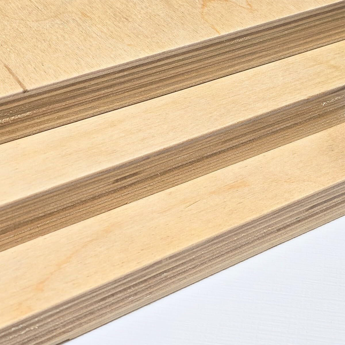 AtHaus® Multiplex 18mm - Sperrholz Zuschnitt - Birkensperrholz für DIY-Projekte, Basteln, Modellbau & kreative Holzarbeiten - Holz Platten - In individuellen Größen erhältlich: 70x60 cm