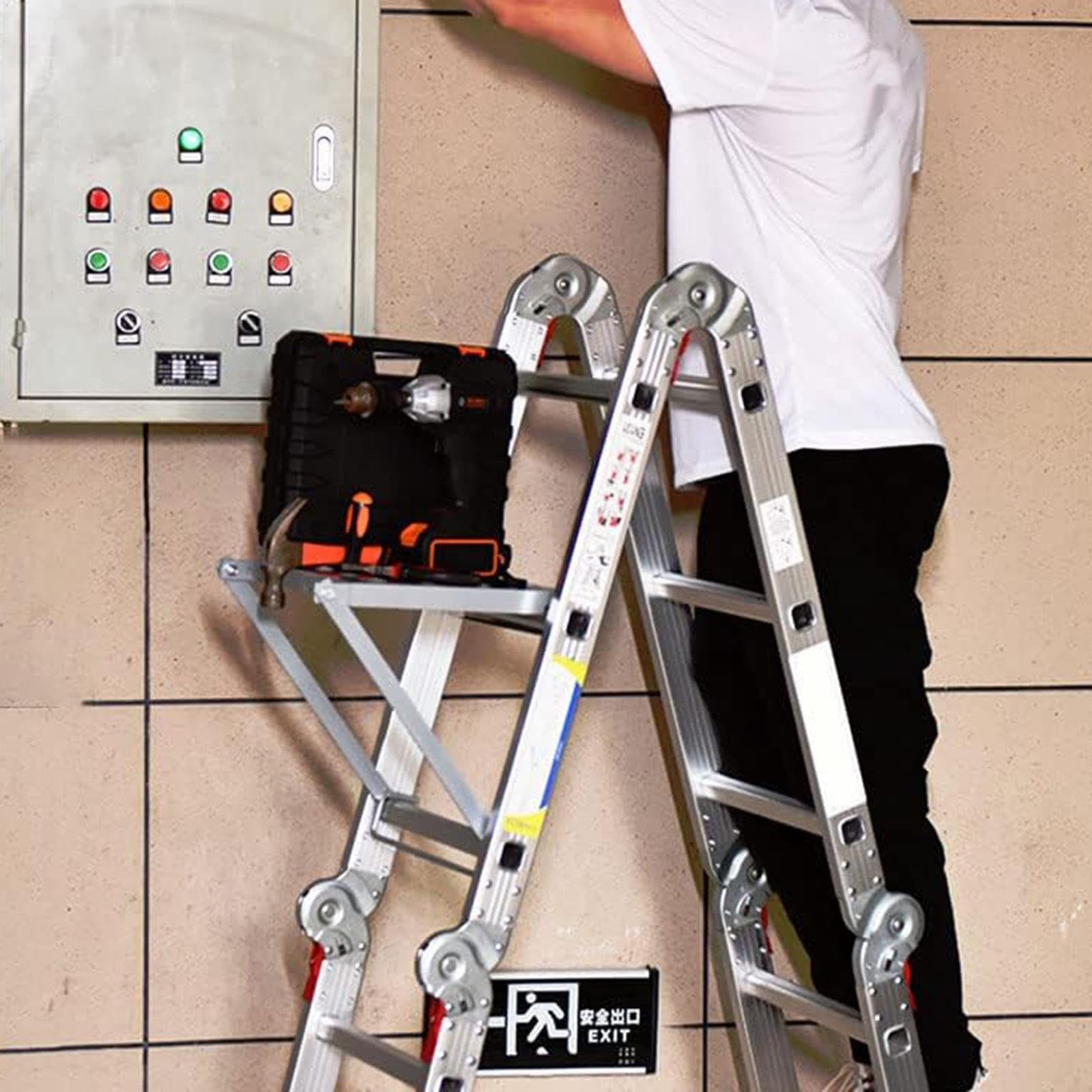 Plateforme de Travail Pliable à échelle Robuste offrant Une