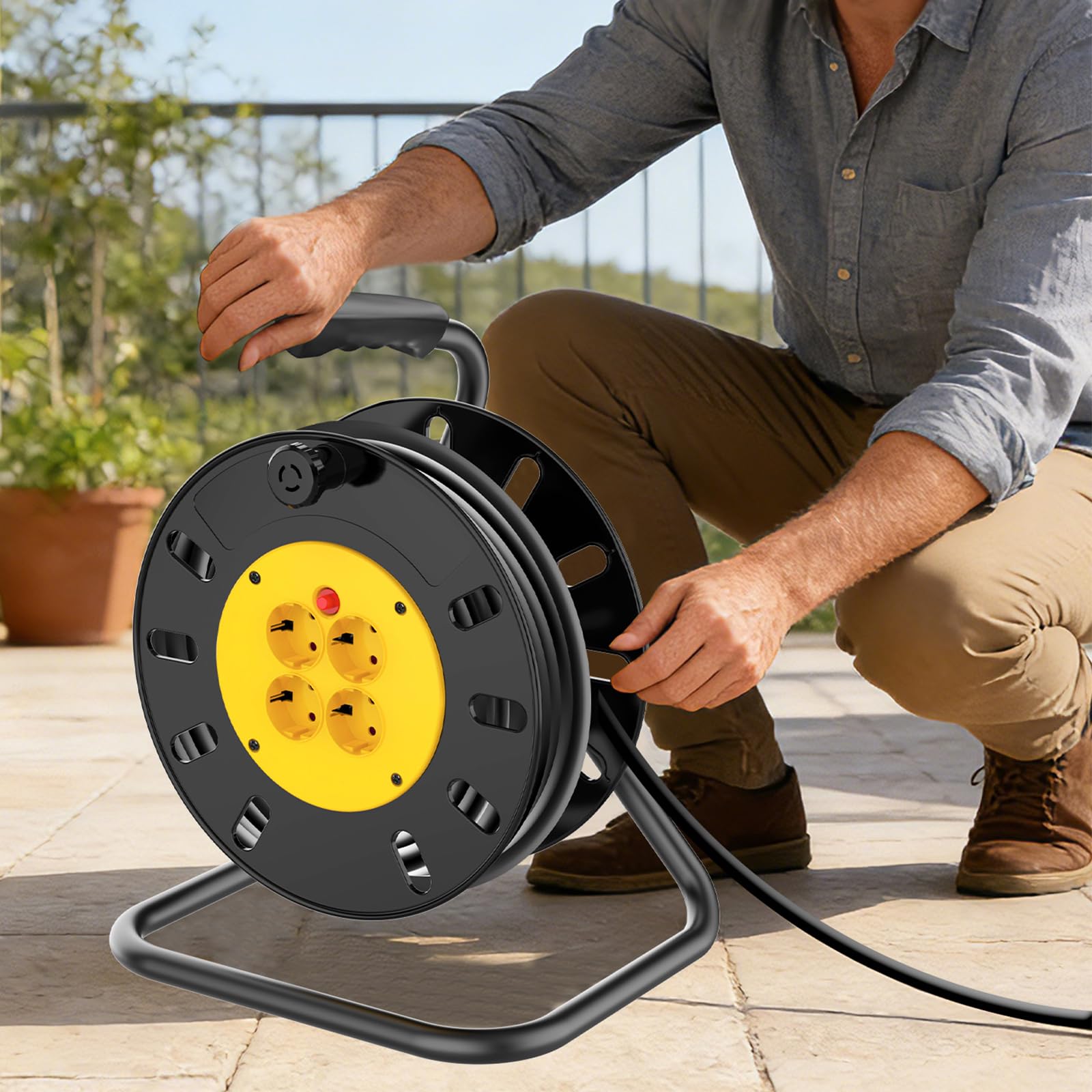 Enrouleur de câble, 25 m, rallonge avec 4 prises, enrouleur de câble stable, avec structure en métal, protection contre la surchauffe, enrouleur de courant robuste, pour atelier, maison, garage, jaune