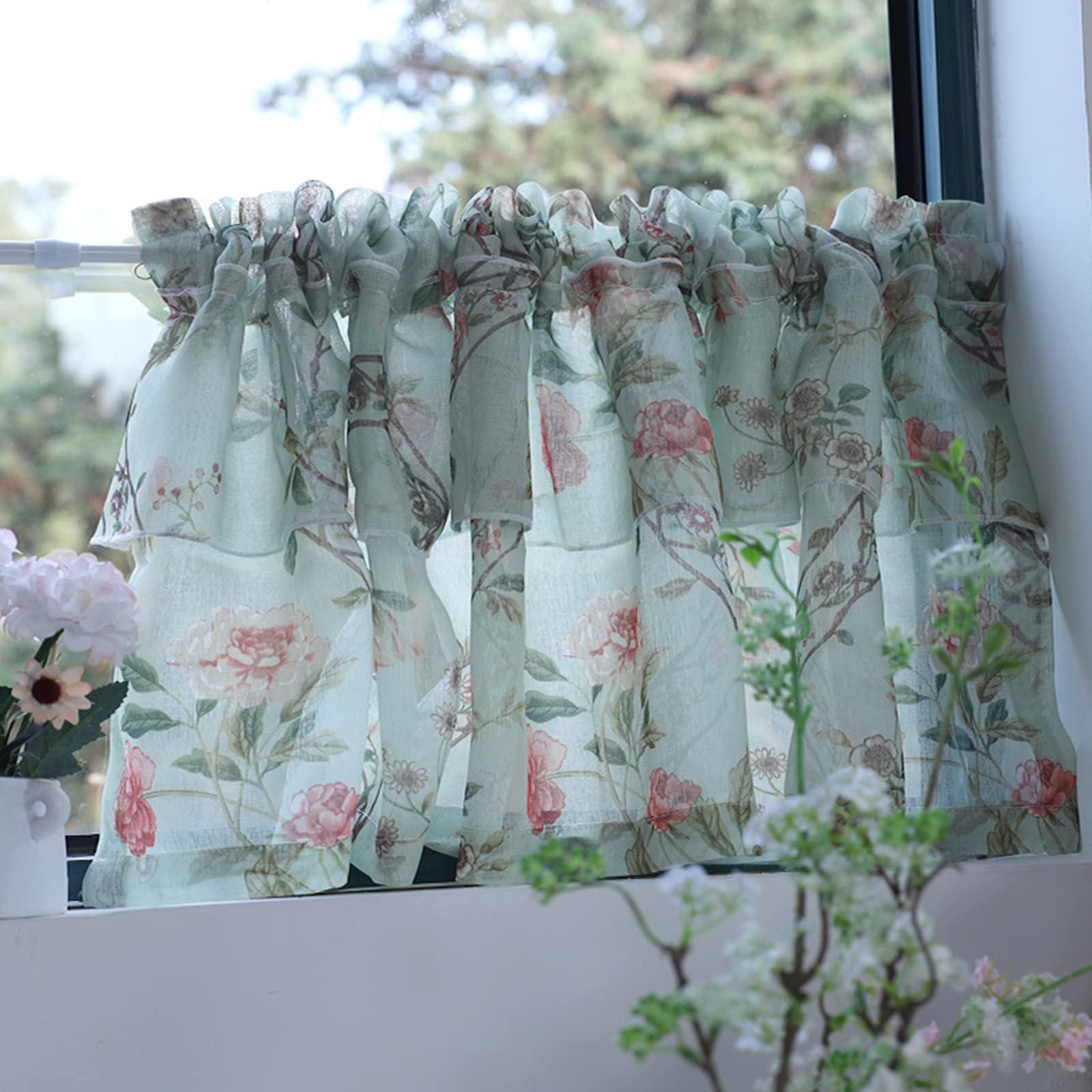 Cenefa de cortina corta floral y rústica para decorar y separar espacios del hogar