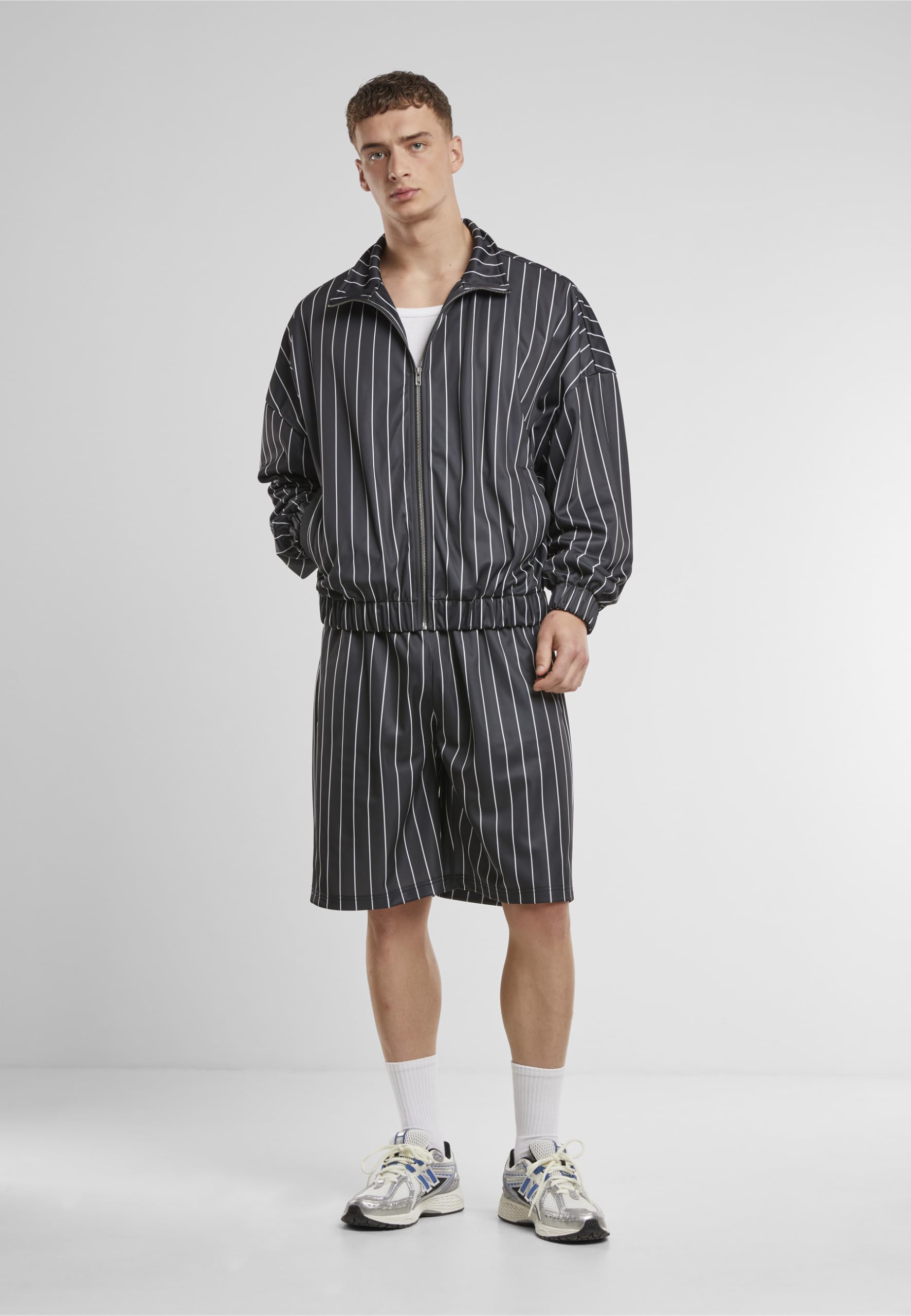 Urban Classics Męska kurtka sportowa Pinstripe Trackjacket, męska kurtka treningowa z zamkiem błyskawicznym, rozmiary S-5XL, czarny/biały, M