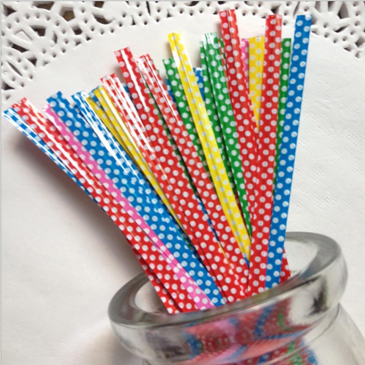 300pcs Plastic Bag Sealing Wire Ties with Iron Wire for Treat Snack Cookie Packaging, Environmental-Friendly Material, Soft Texture, for Presents and Party Bags Random Color