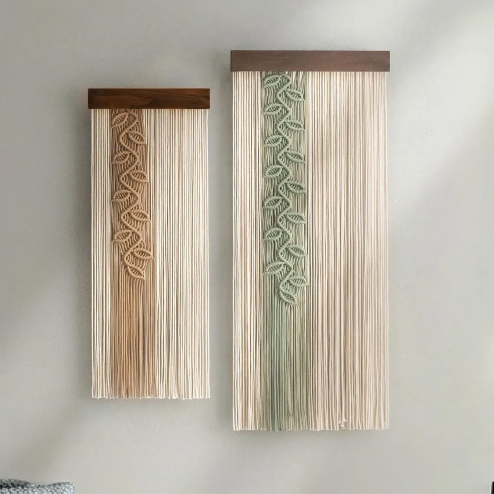 Makramee Wandbehang mit Holzleiste, Boho Makramee Wanddekoration mit Blättern, Handgemachte Fransen Wandteppich für Wohnzimmer, Schlafzimmer & Büro Dekoration (GB)