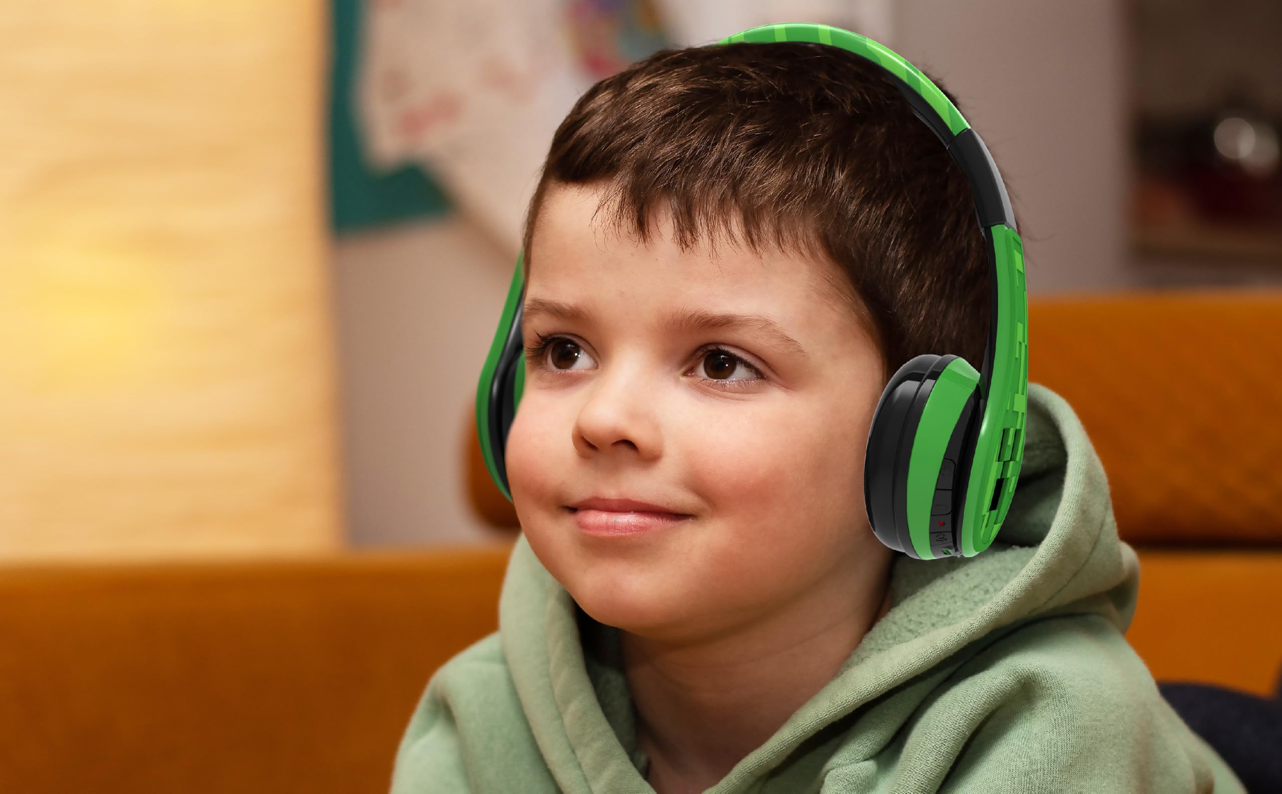eKids Minecraft Xi-B52 - Auriculares Bluetooth para niños, inalámbricos con micrófono, incluye cable auxiliar, volumen reducido, plegables, para escuela, hogar o viajes, Xi-B52 | Diadema ajustable y con volumen reducido
