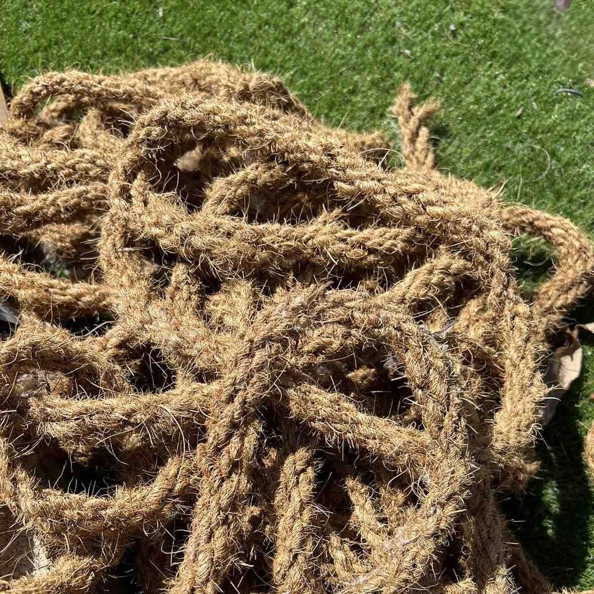 Cuerda de Fibra de Coco Natural 100% Ecológica para Jardín, Mallas/Toldos de Sombreo, Pérgolas, Patio, Terraza y Manualidades – Resistente y Biodegradable (Ø 18 mm 25 m)
