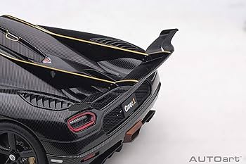 新品同様 オートアート 1/18 ケーニグセグ ONE:1 ゴールドストライプ Amazon | AUTOart 1/18 ケーニグセグ One:1 カーボンブラック