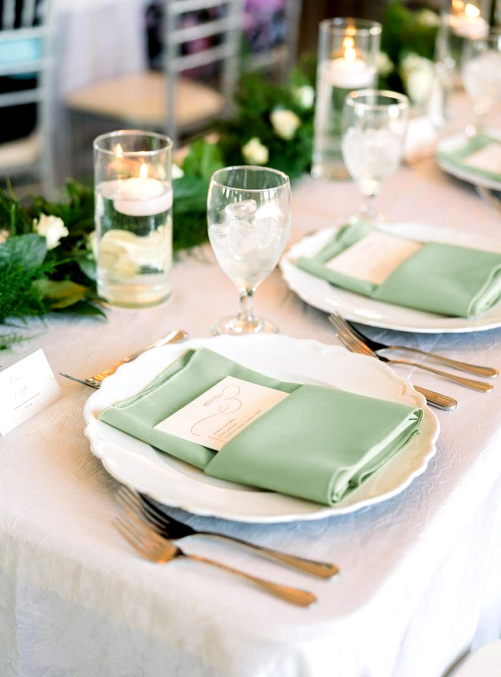 Lot de 60 serviettes de table carrées en satin douces et lavables pour mariage, banquet, restaurant, fête - 50,8 x 50,8 cm - Vert sauge