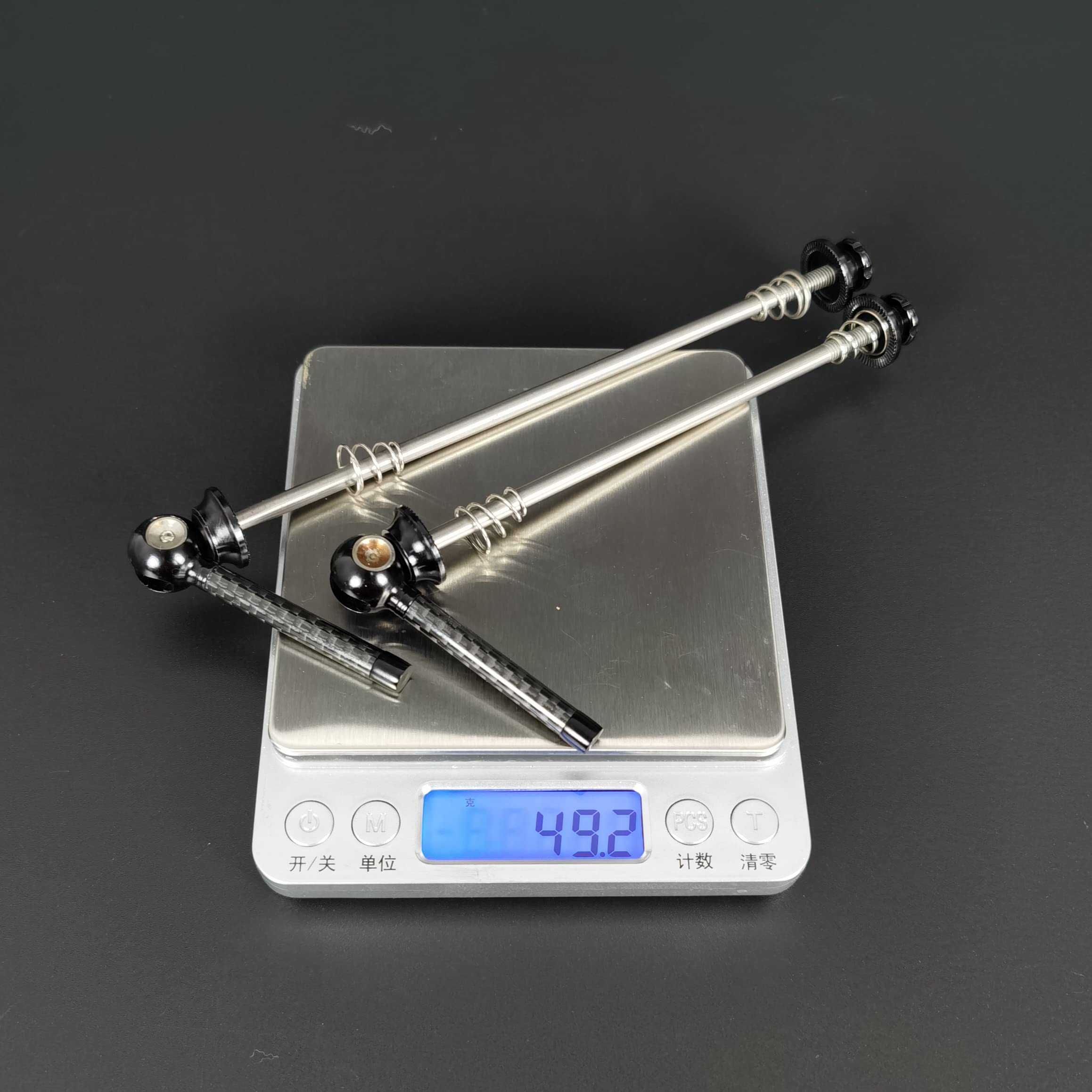 Serrages Et Blocages Rapides 50g! Ultra léger Titanium Matériel Route/MTB Brochettes de vélo de Titane à libération Rapide avec Serrure recouverte de Carbone