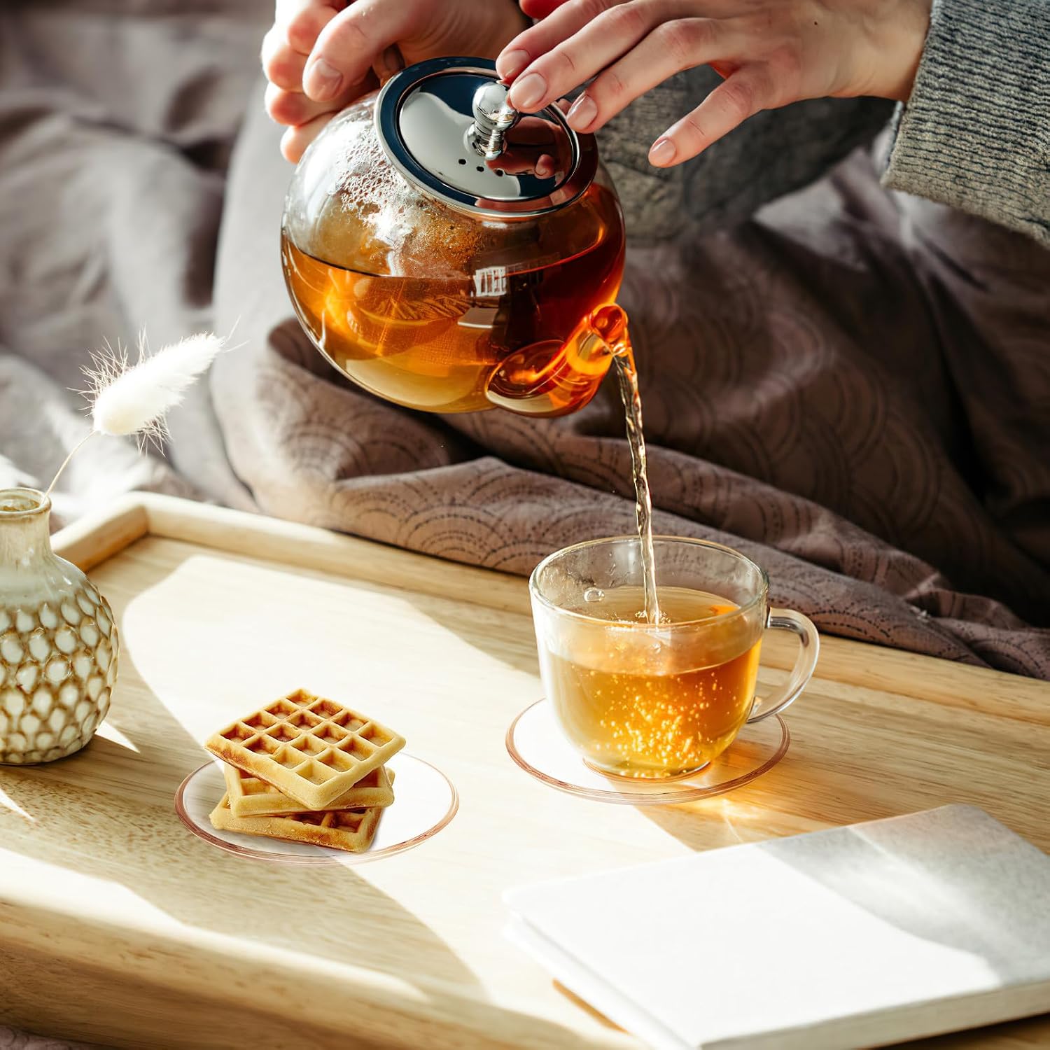 4pcs Glass Tea Plates round Saucers 9x9cm Glass Snack and Coffee Plates Set for Tea Serving and Espresso Cups