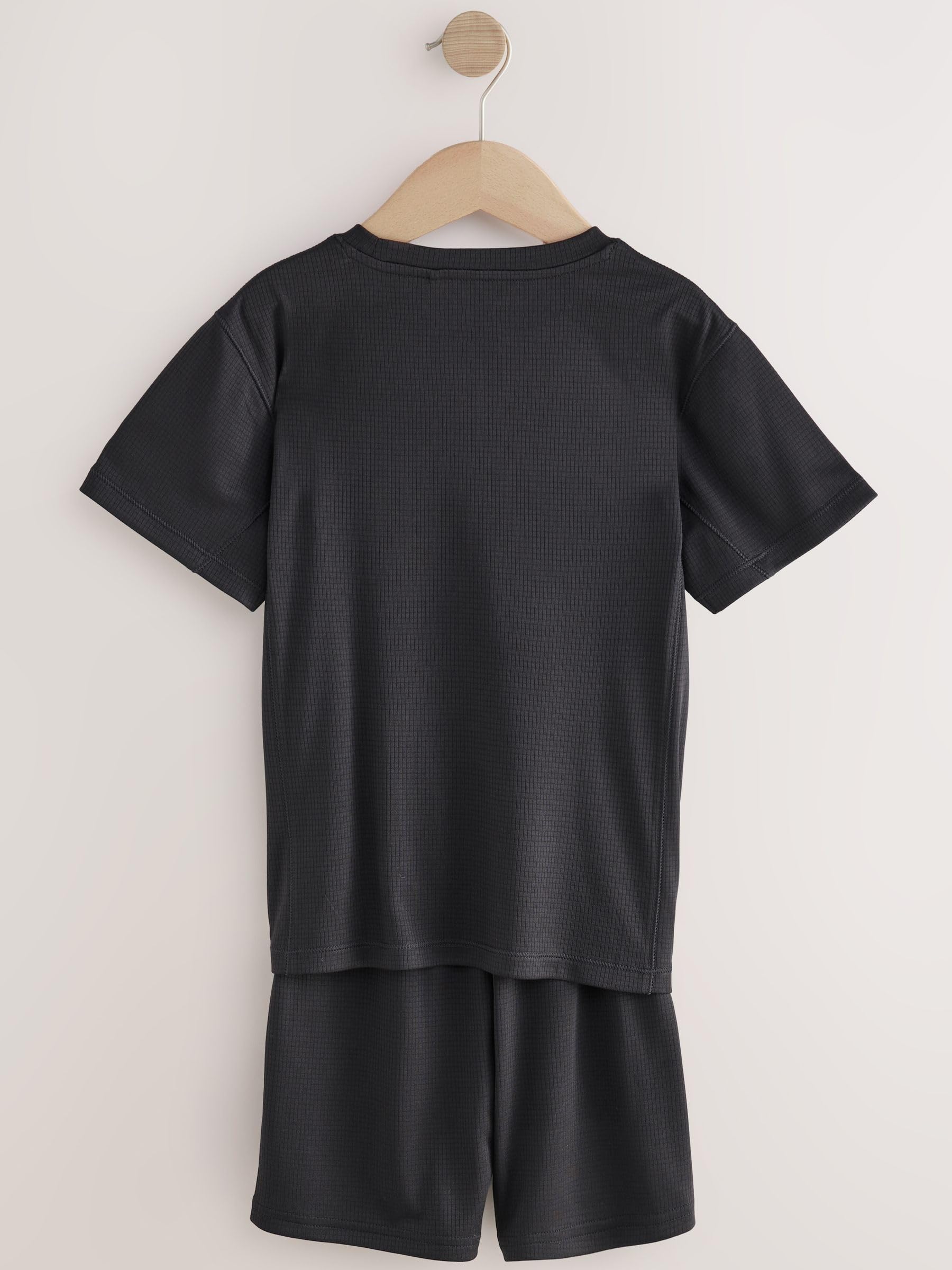 NEXT Jungen Standard Set aus sportlichem T-Shirt und Shorts 98-176