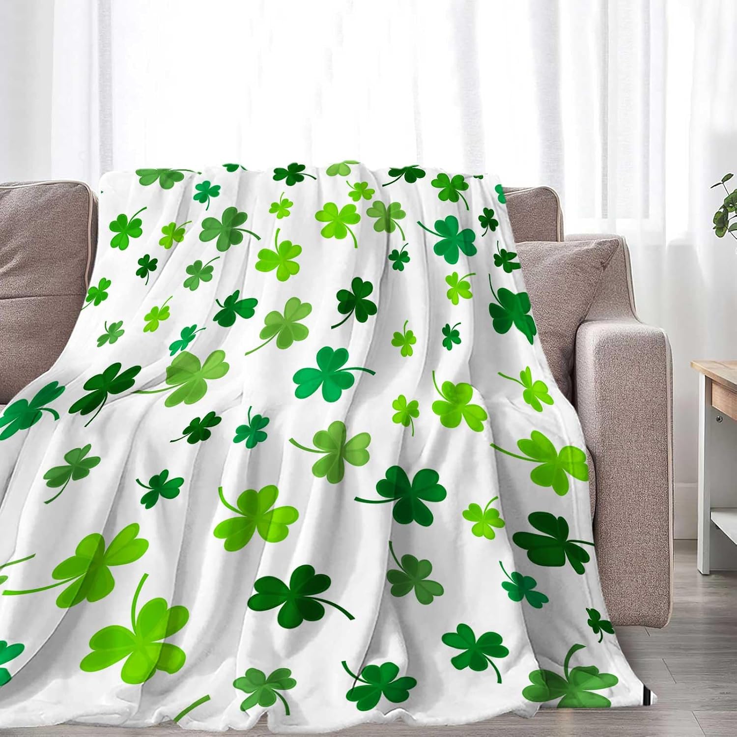 St Patricks Day Throw Blanket Lucky Soft Fleece Throw Blankets for Couch, Saint Patrick Microfiber Bed Blanket, Irish Green Clover Shamrock Spring Blankets for Bed Sofa Chair 50x60inch