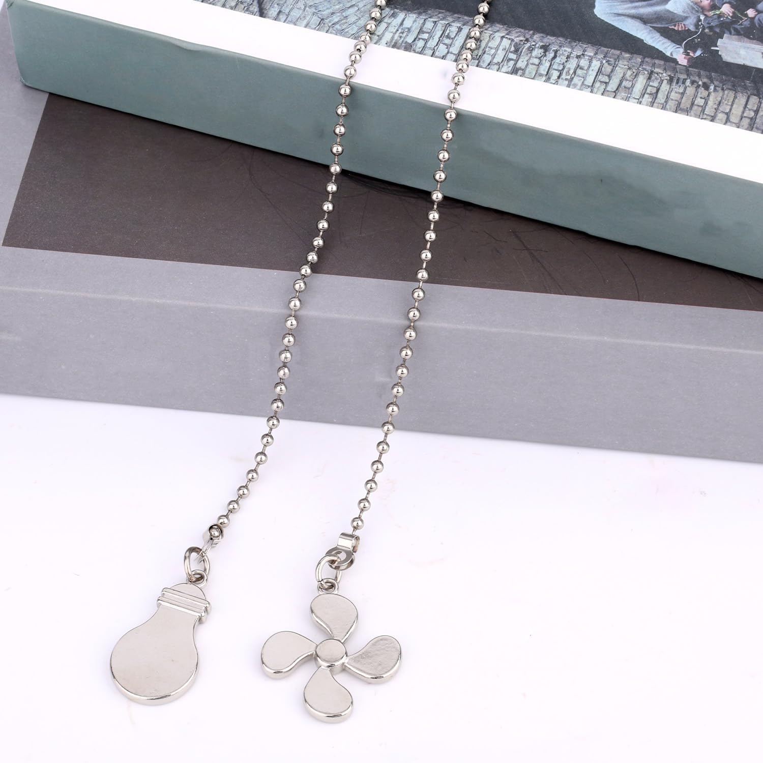 lasuroa 2pcs Ceiling Fan Chain Extenders, 35.5cm/14in Decorative Pull Chain Cord Extension with Fan & Bulb Pendants for Light Lamp Switch Decoration (Silver)