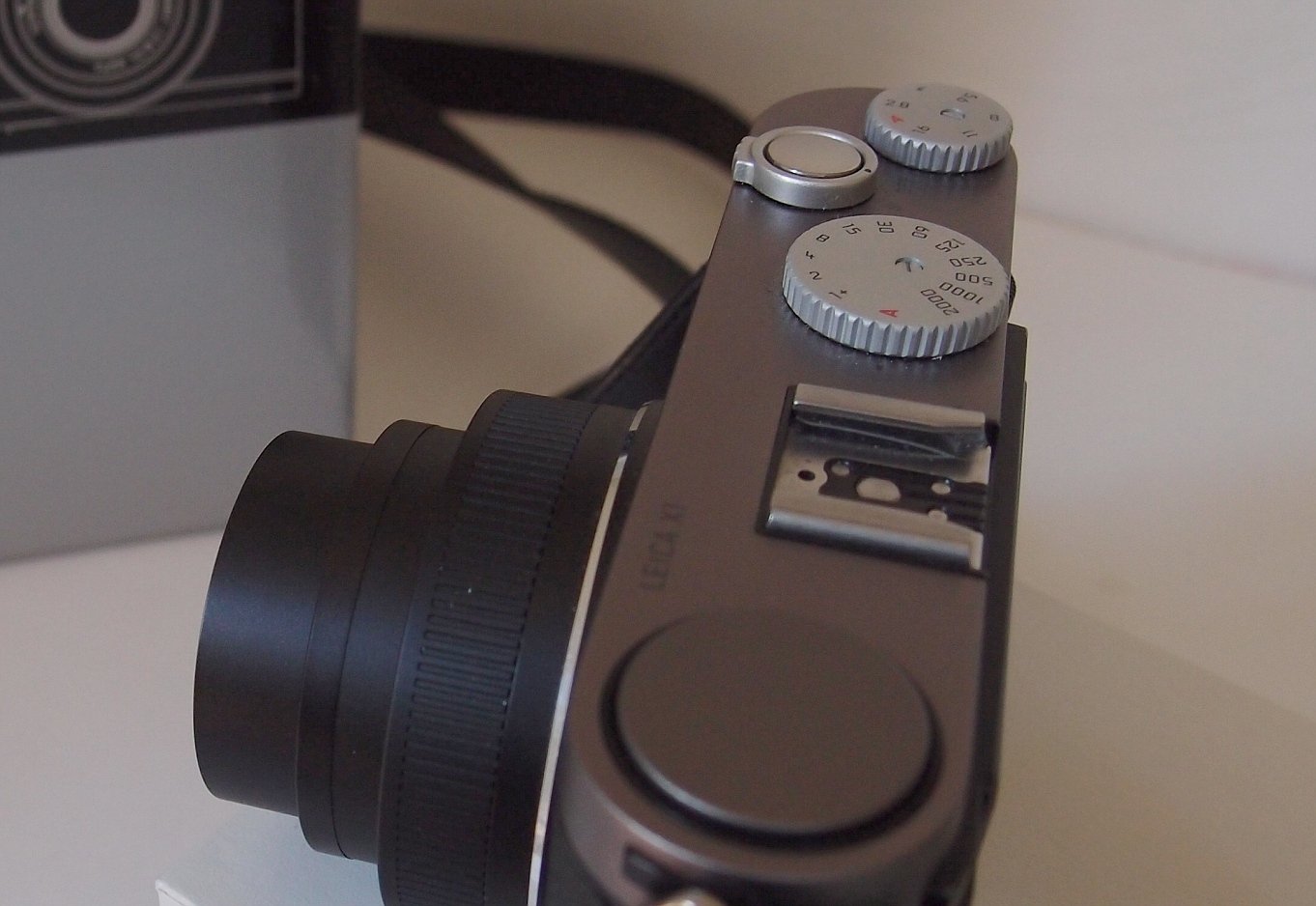 Amazon | Leica X1 12.2MP APS-C CMOSデジタルカメラ (メーカー生産