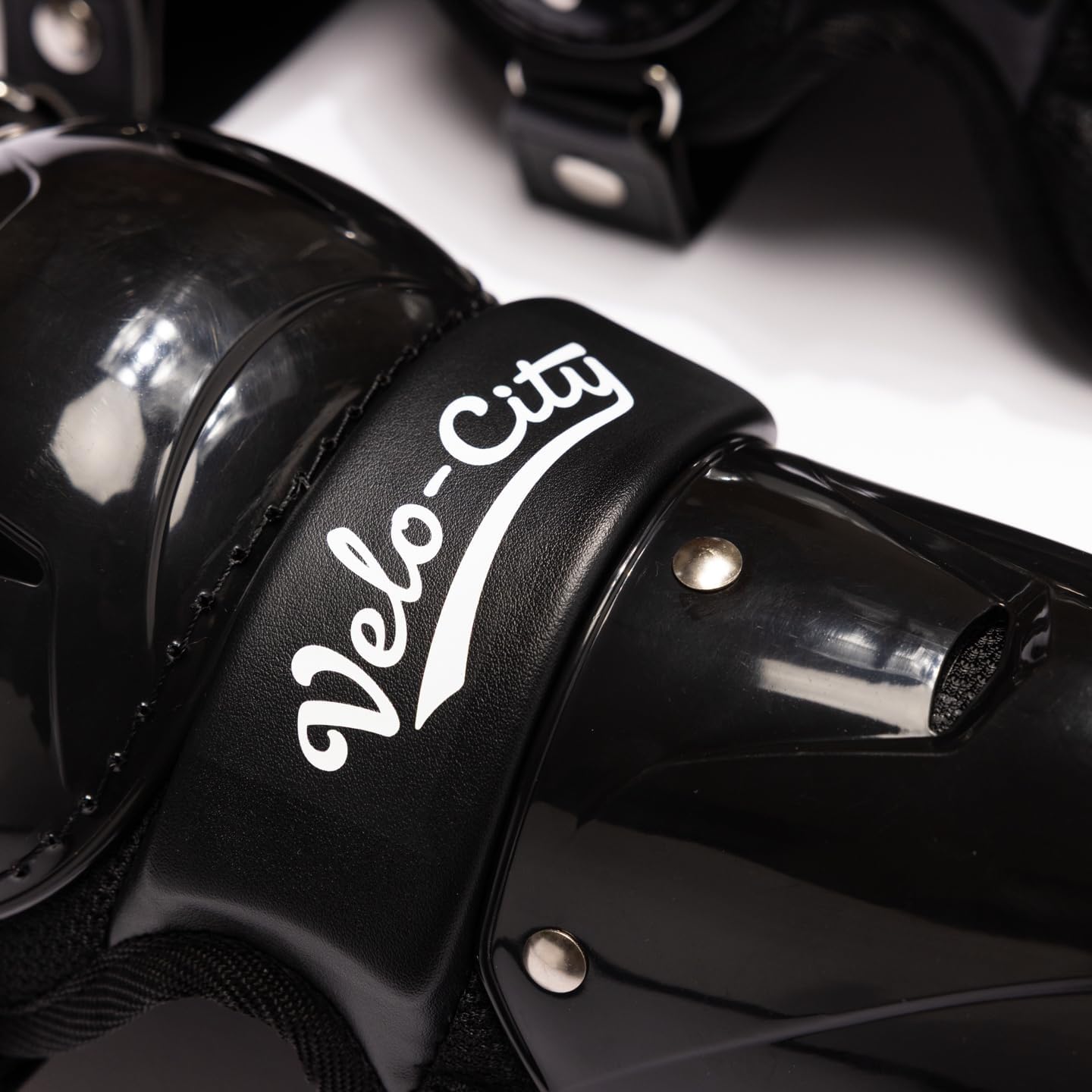 Velo-City Elastifast Catcher's Leg Guards- Youth Baseball 9-12