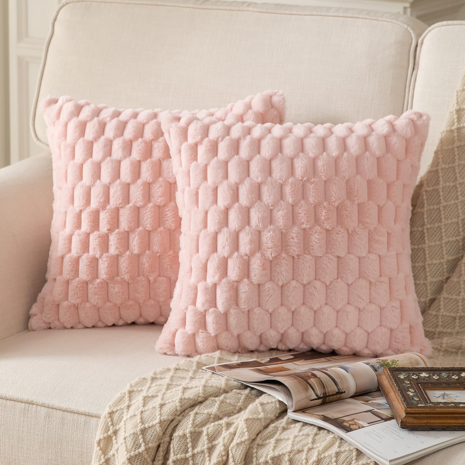 Mandioo Pack of 2 Pink Super Soft Plush Decorative Cushion Covers 26x26 inch 65x65 cm Wool Velvet Throw Pillow Covers cases Faux Fur fluffy Couch Sofa Bed Livingroom