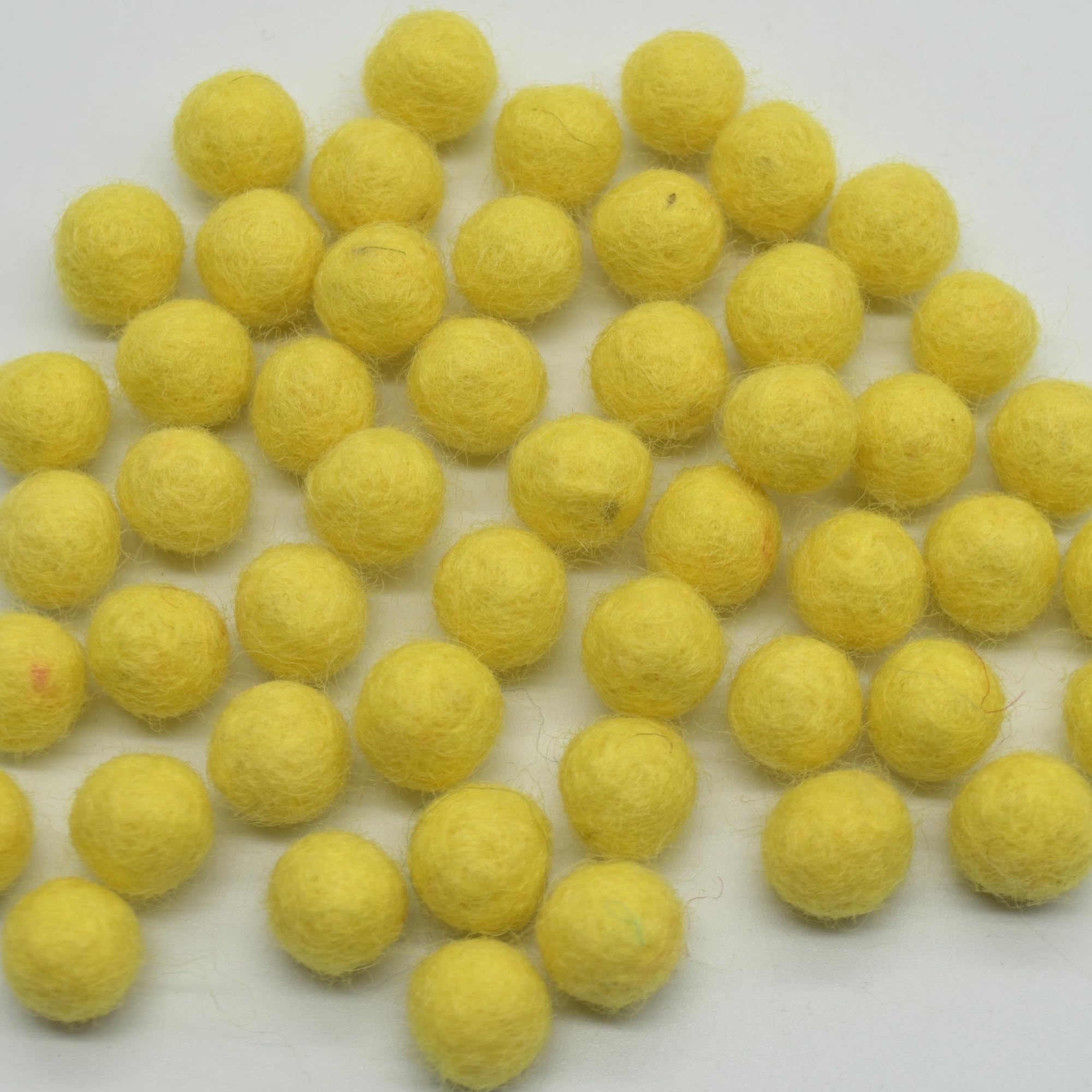 Oriental Direct based in Yorkshire 100% Wool Felt Balls - 100 Felt Balls - 1cm - Yellow