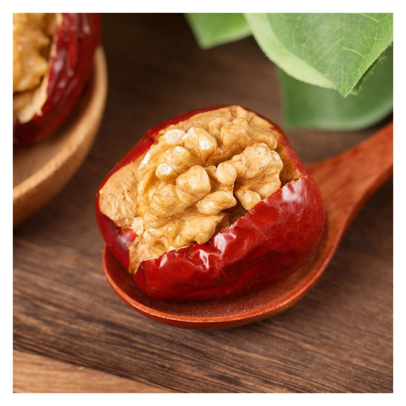 Dátiles rojos rellenos de nueces: un refrigerio de frutas con una mezcla de sabores de dátiles y nueces(2bag)