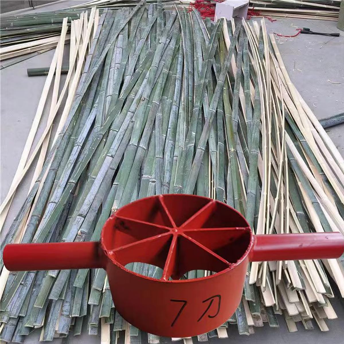 Bamboo Splitter Cutter Evenly Cuts Bamboo 3-26 Cut Not Cast Iron Not Easy To Break Working Inner Diameter 15.5cm/6in Alloy Steel Splitter (9Cut)