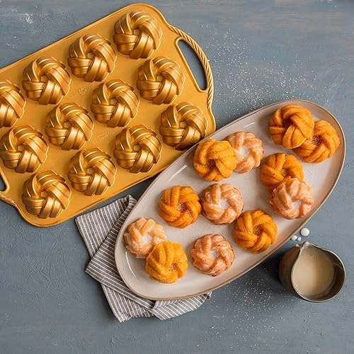 Miniatura 7 de Nordic Ware NW 95577 - Molde para tartas con cuerda trenzada para el 75 aniversario, capacidad de 12 tazas y bandeja 95377 Bundtlette para 75