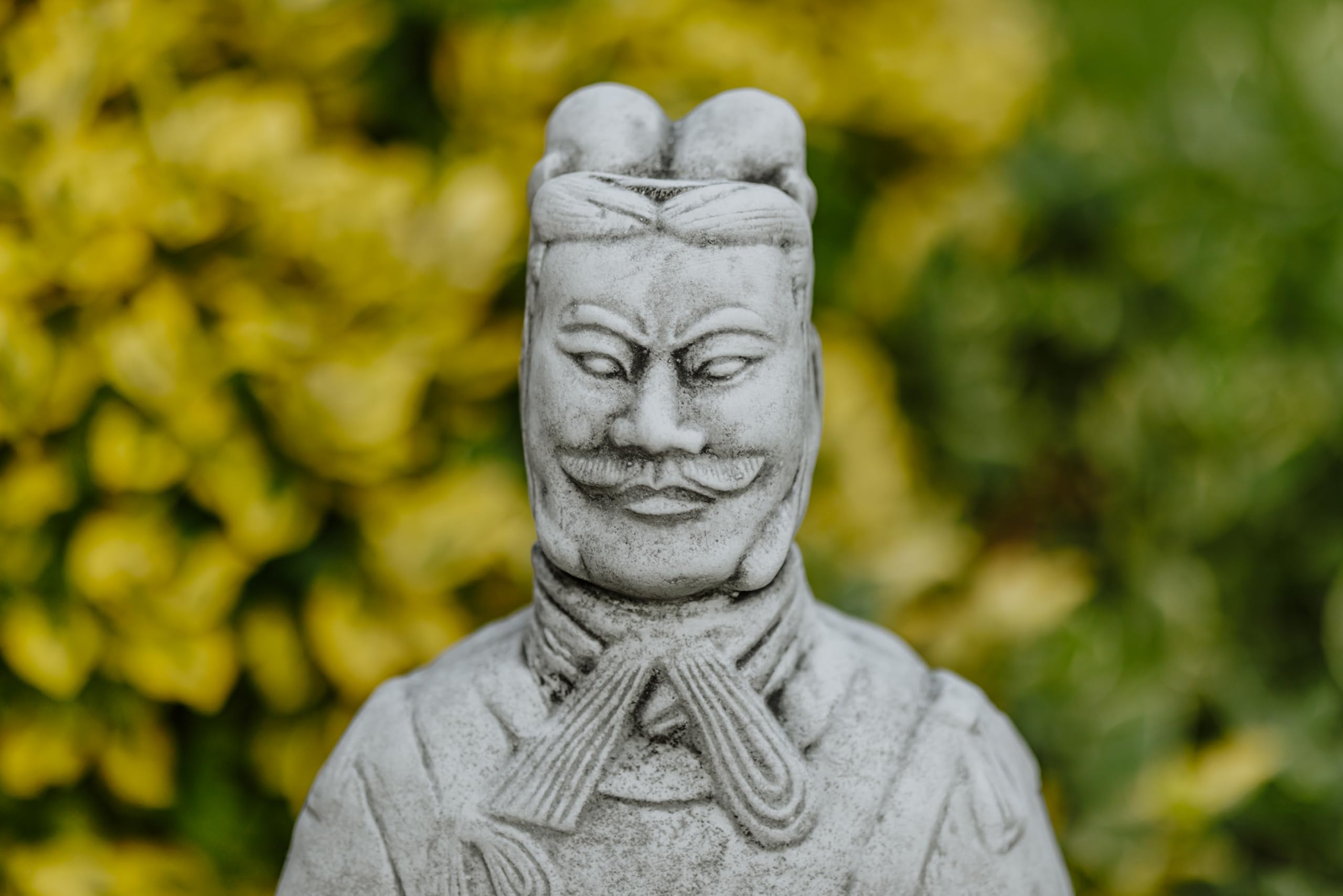 gartendekoparadies.de Statue eines Chinesischen Terrakotta-Kriegers, Steinfigur, Grau, Frostsicher aus Steinguss für Außenbereich, H. 64 cm, 17 kg