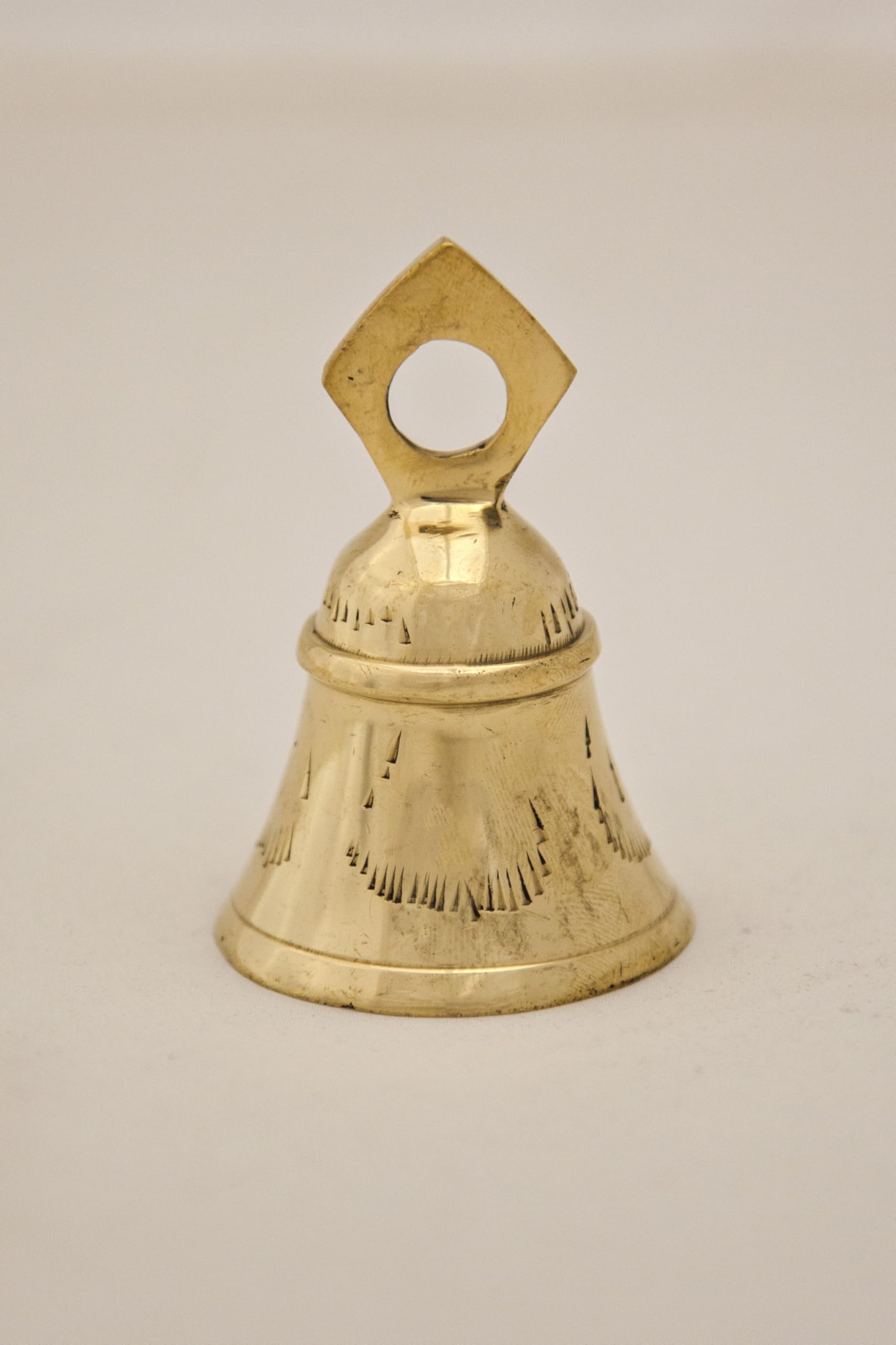 India Arts Docena de 3 "- Campanas de Bronce Surtidos